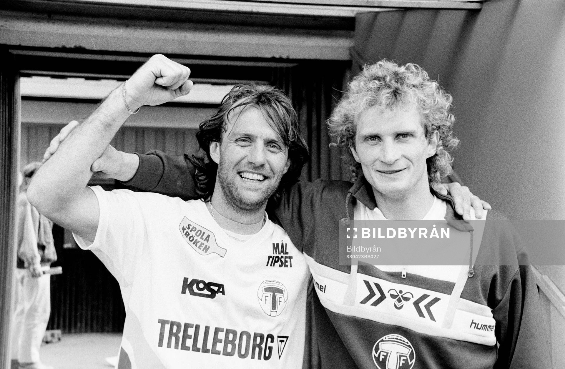 Fotboll, Div 1 Södra, Mjällby - Trelleborg, 1-2: Trelleborgs Benny Mårtensson och Lars Blixt jublar efter matchen.