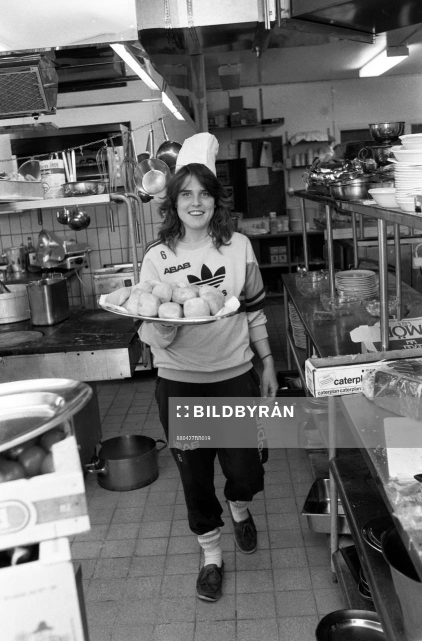 Eva Zeikfalvy, Sverige