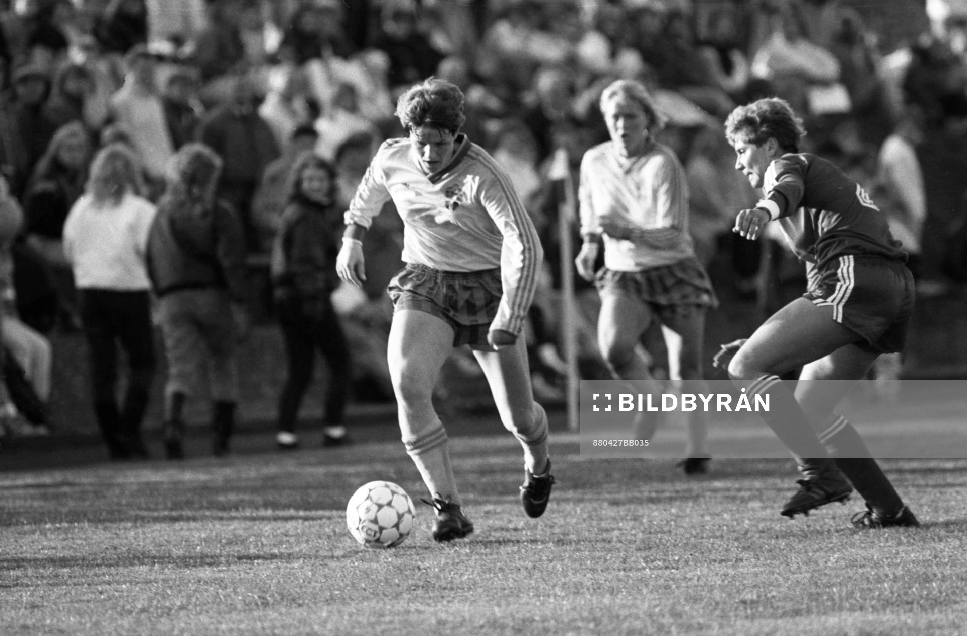Pia Sundhage med bollen