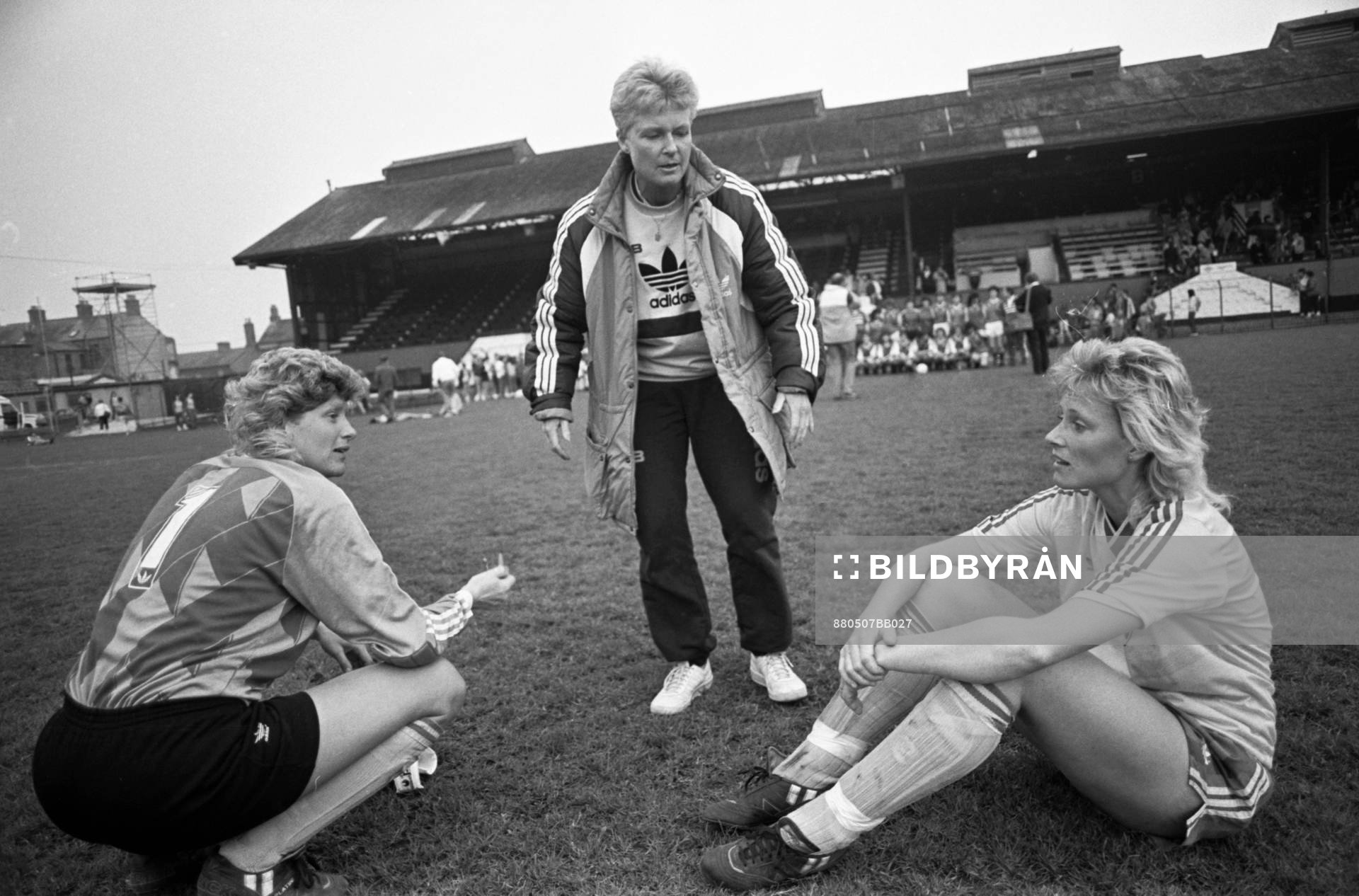 Elisabeth Leidinge, målvakt, Gunilla Paijkull, förbundskapten och Anette Hansson.
© Bildbyrån - 11513