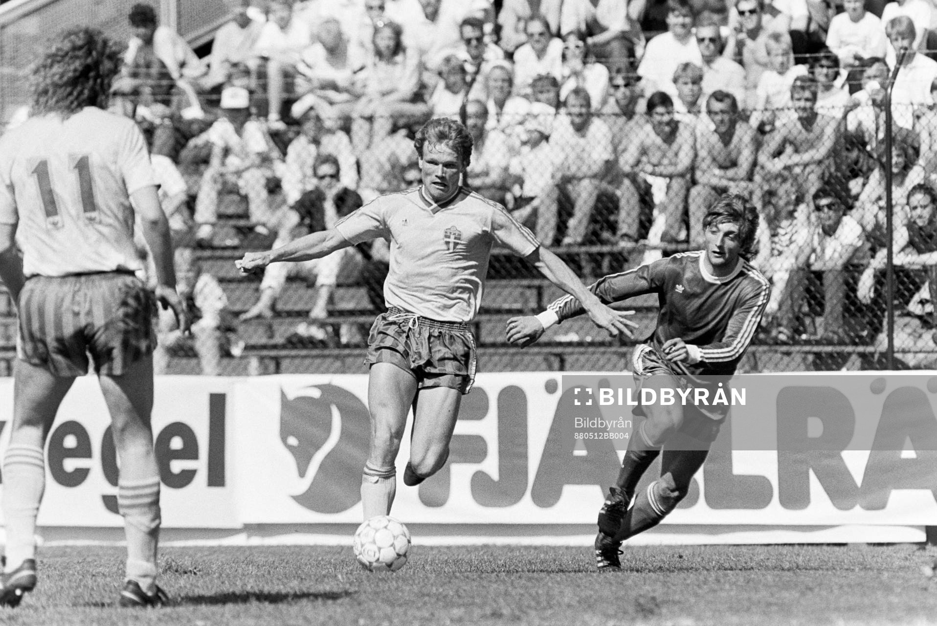 Leif Engqvist, Sverige med bollen