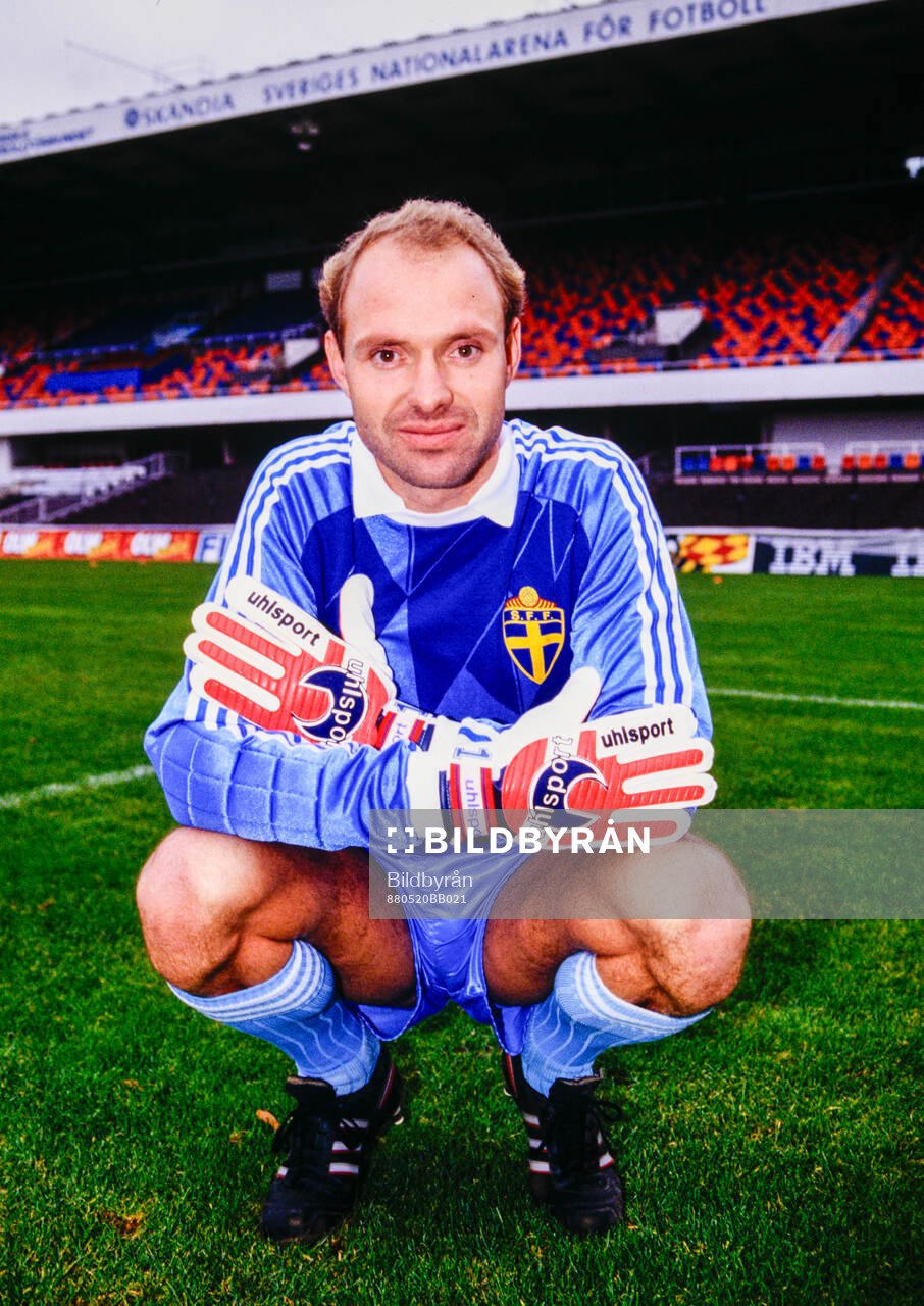 Thomas Ravelli. Football, Sweden National Team 1988:
