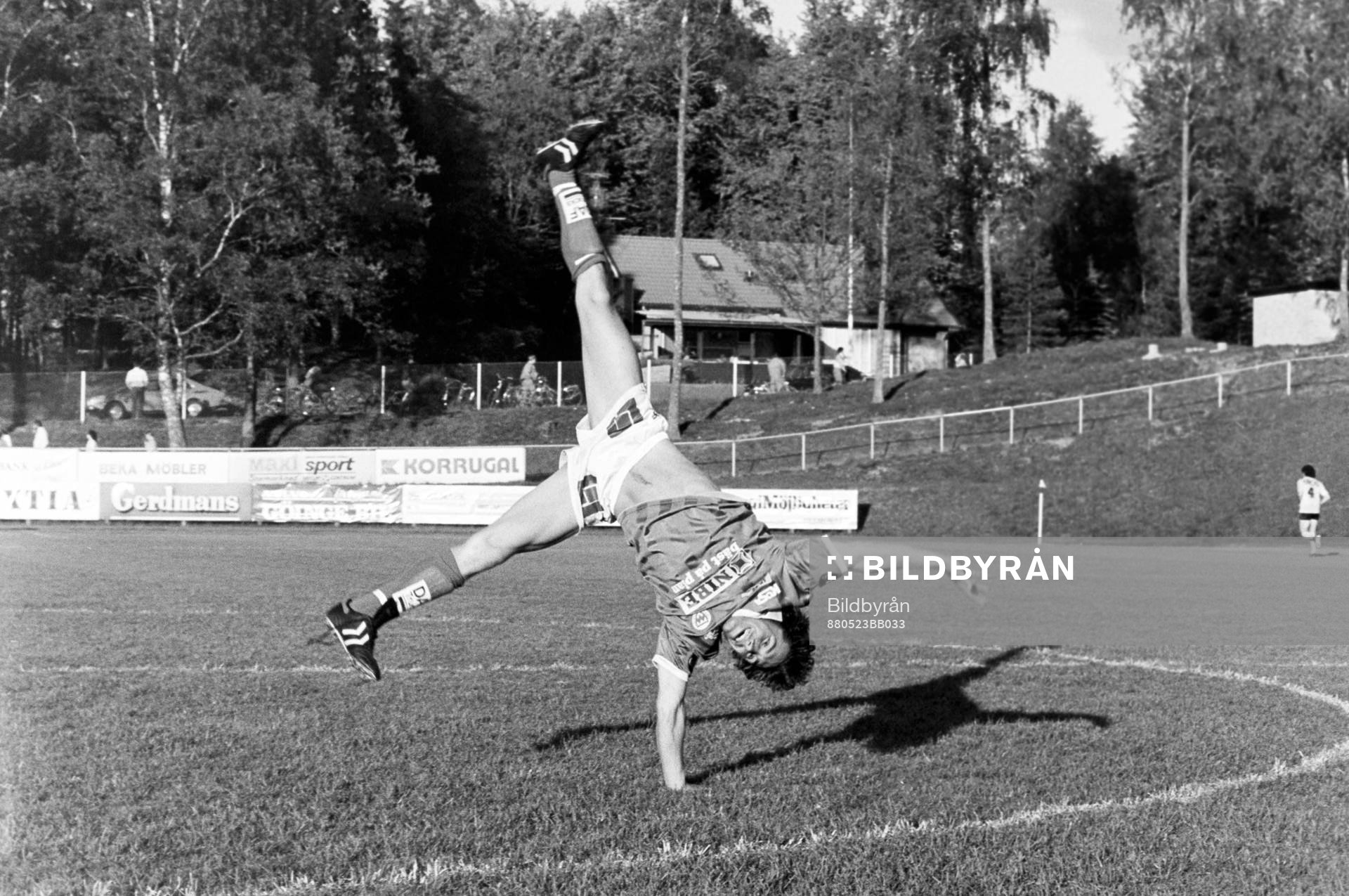 Fotboll, Div 1 södra, Markaryd - Elfsborg, 4-1: Markaryds målskytt Mikael Broman jublar efter sitt hattrick.