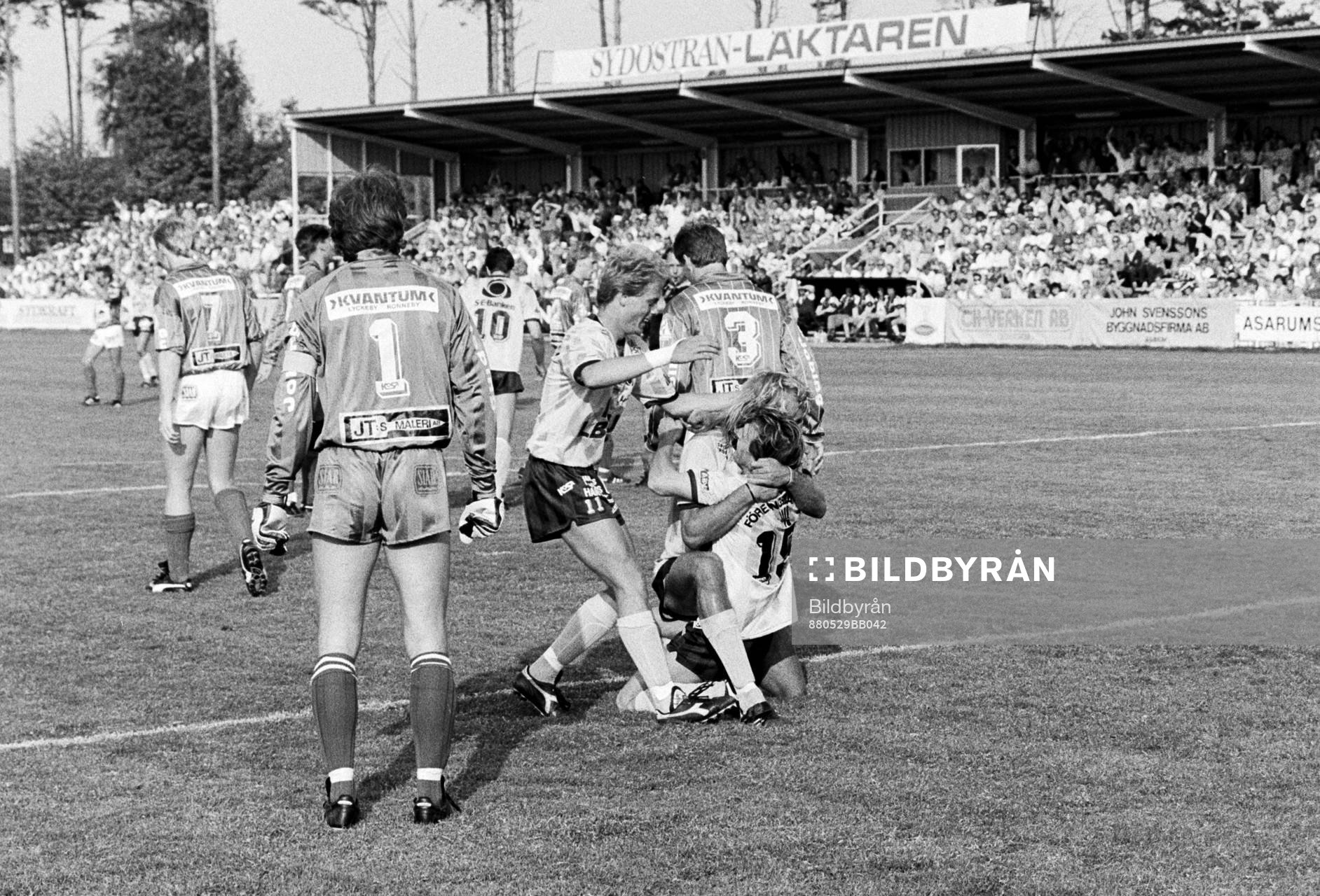 Flemming Pehrson, Mjällby gör 2-0 på Glenn Sevestedt,