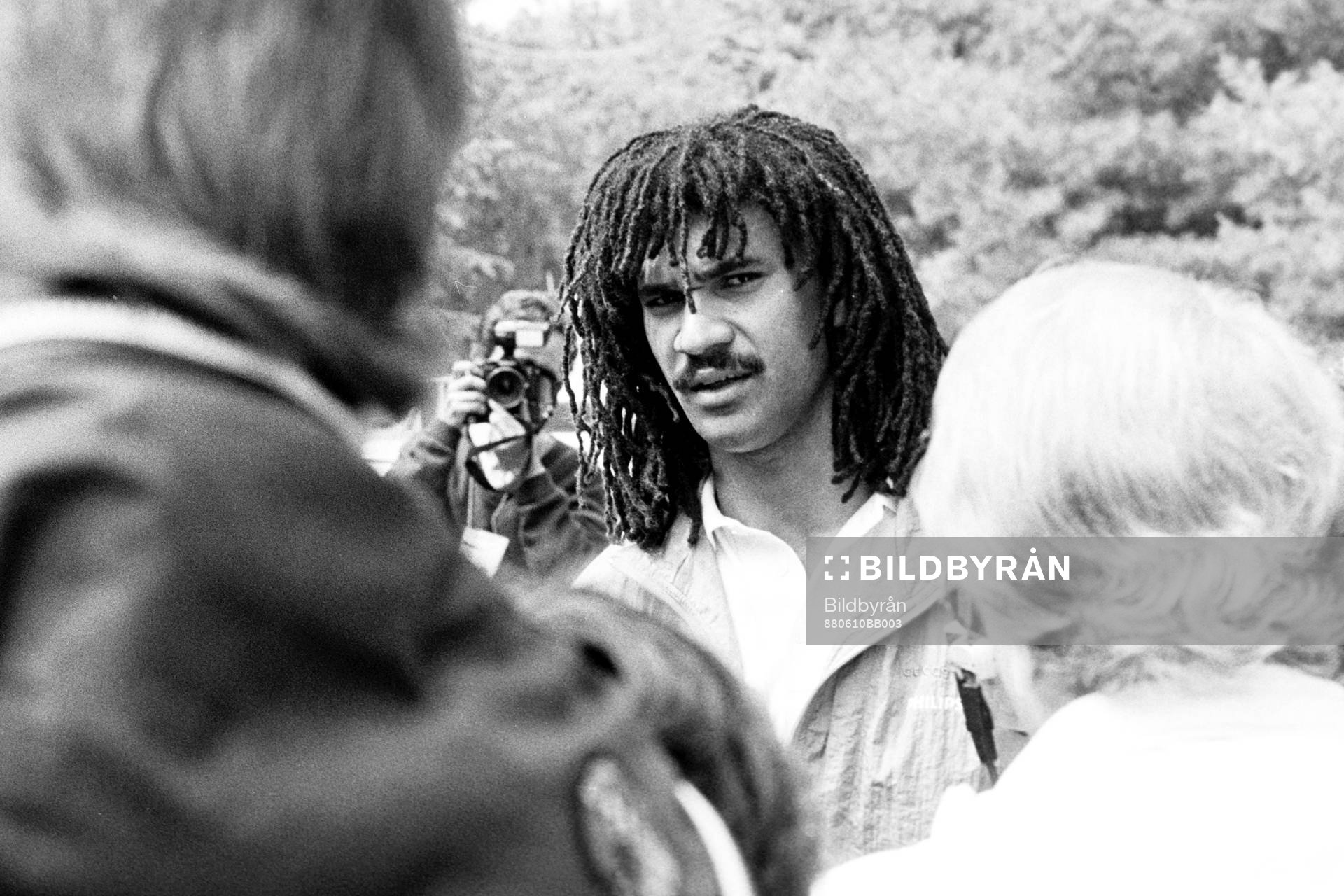 Fotboll, EM, Holland, Förhands: Ruud Gullit på stan.