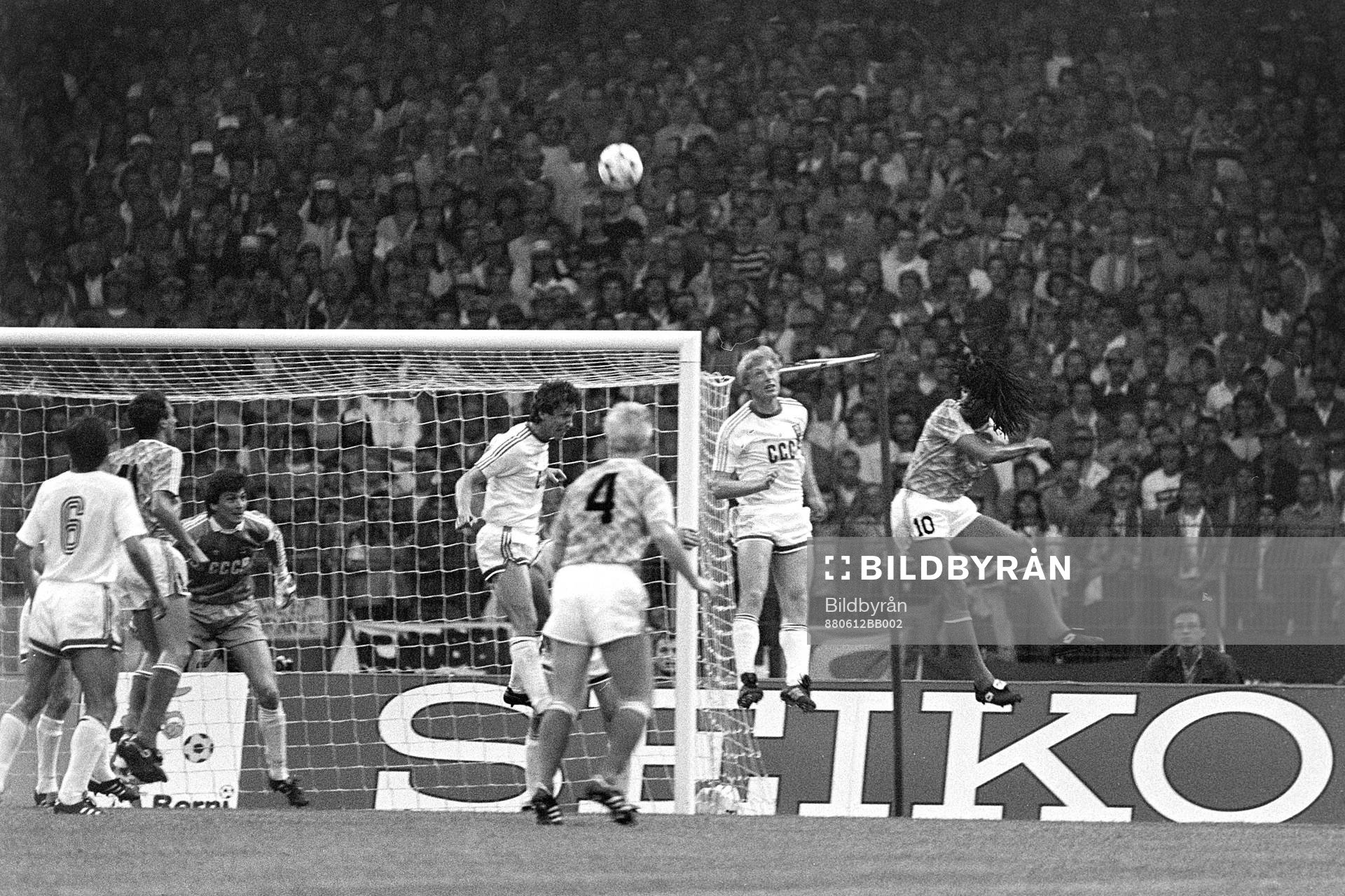 Ruud Gullit, Holland i en nickduell