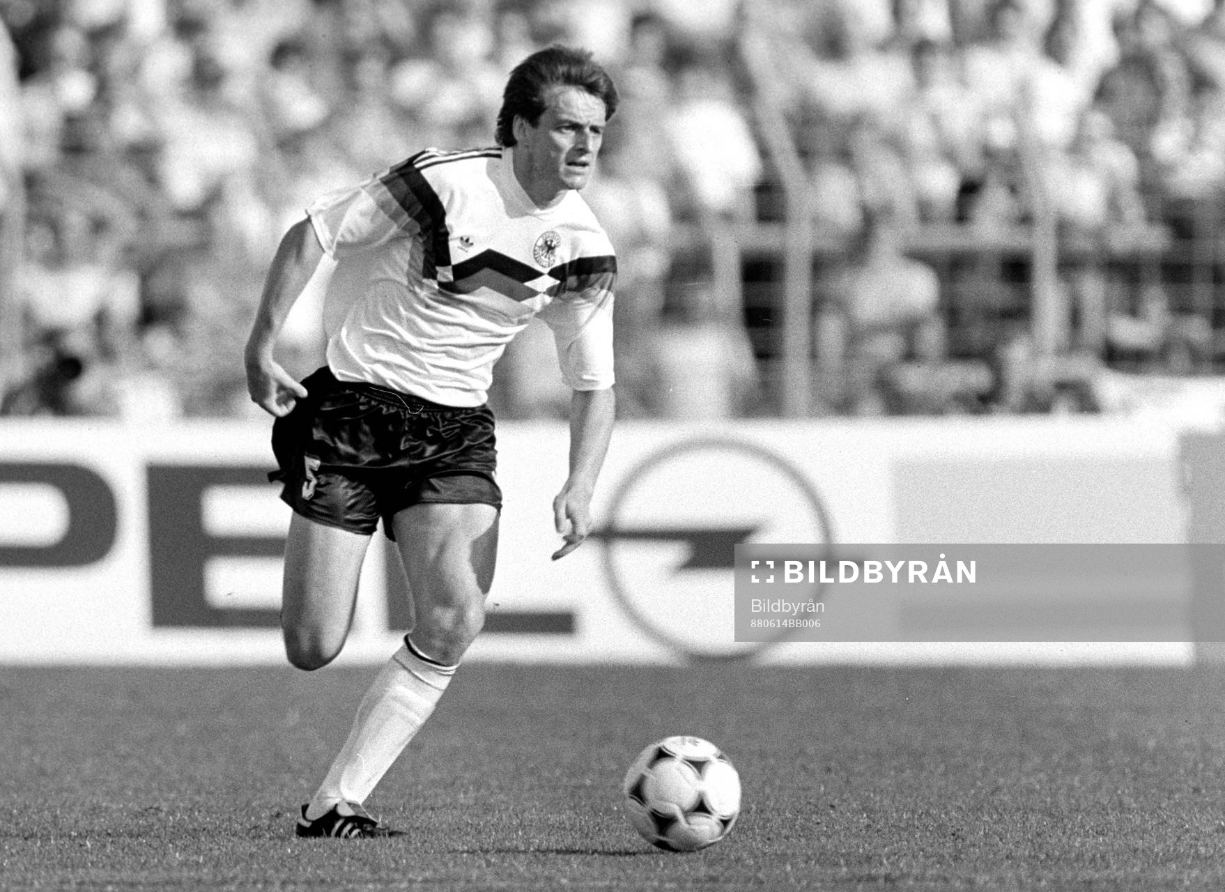 Mathias Herget, Västtyskland med bollen