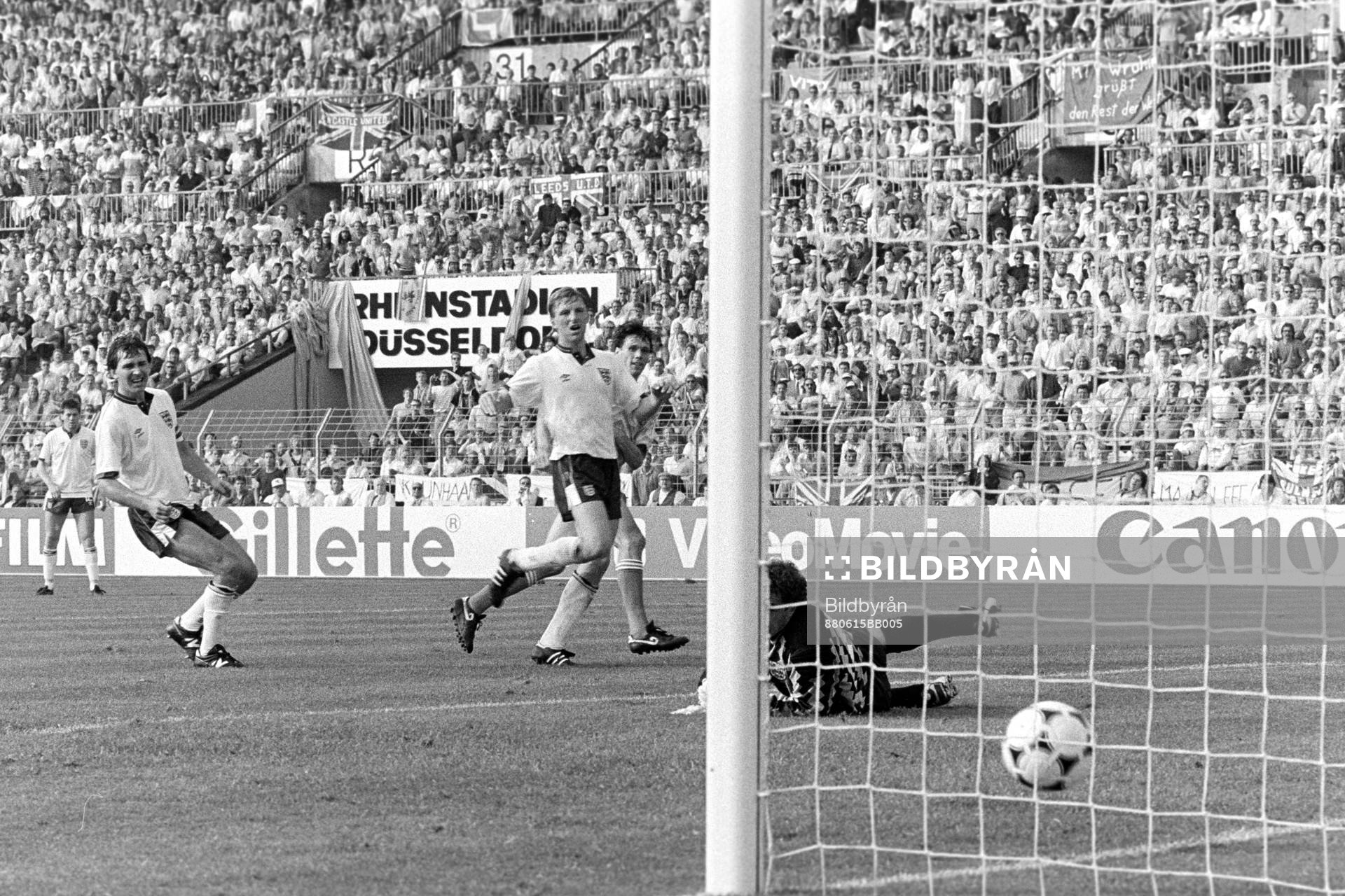 Marco Van Basten, Holland gör mål på englands målvakt