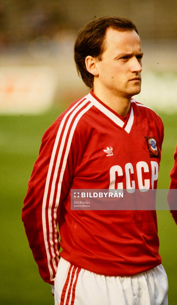 Football, Four Nation Tournament in Berlin 1988, Soviet Union - Argentina: Igor Belanov, Soviet. 