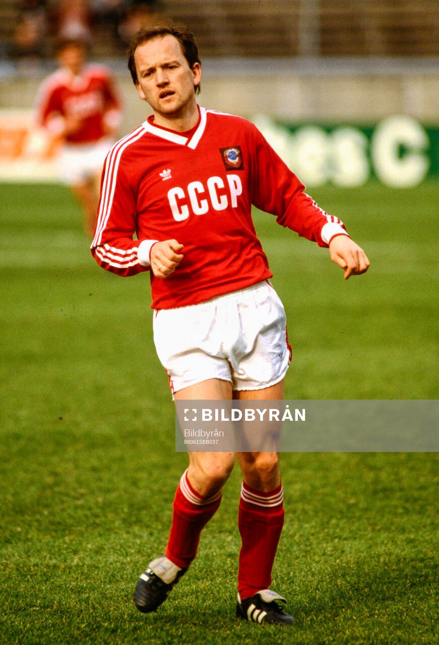 Football, Four Nation Tournament in Berlin 1988, Soviet Union - Argentina: Igor Belanov, Soviet.
