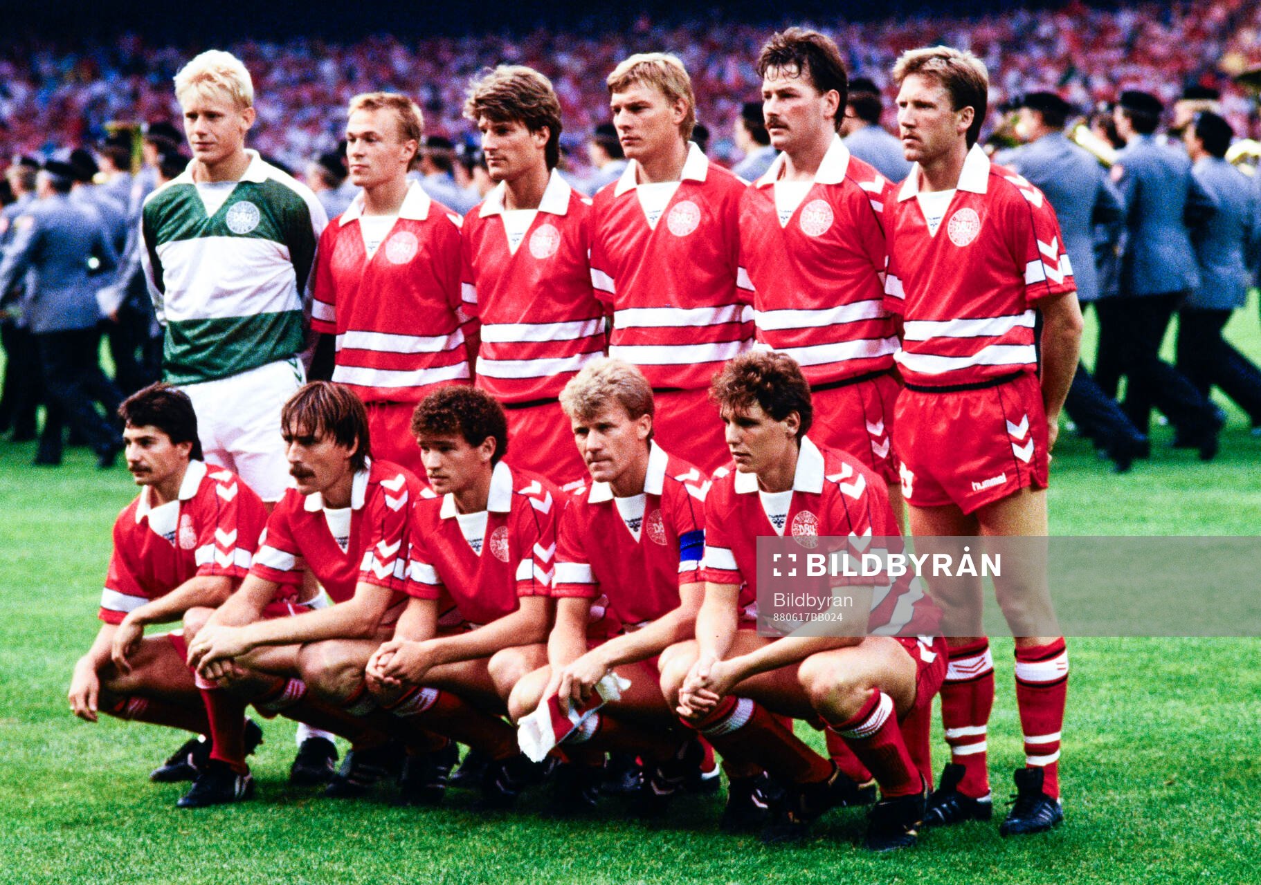 Denmarks starting lineup (L-R). Back row: Peter Schmeichel,