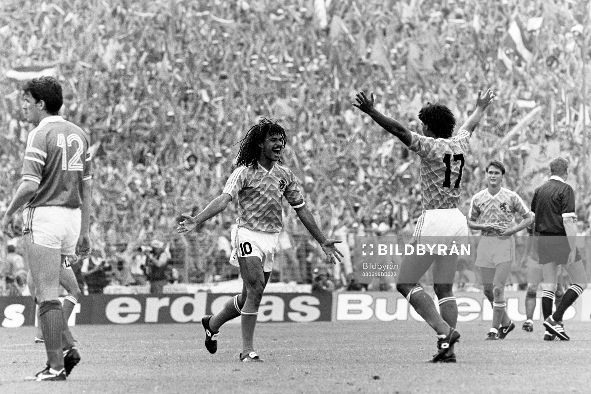 Ruud Gullit och Frank Rikjaard, Holland jublar