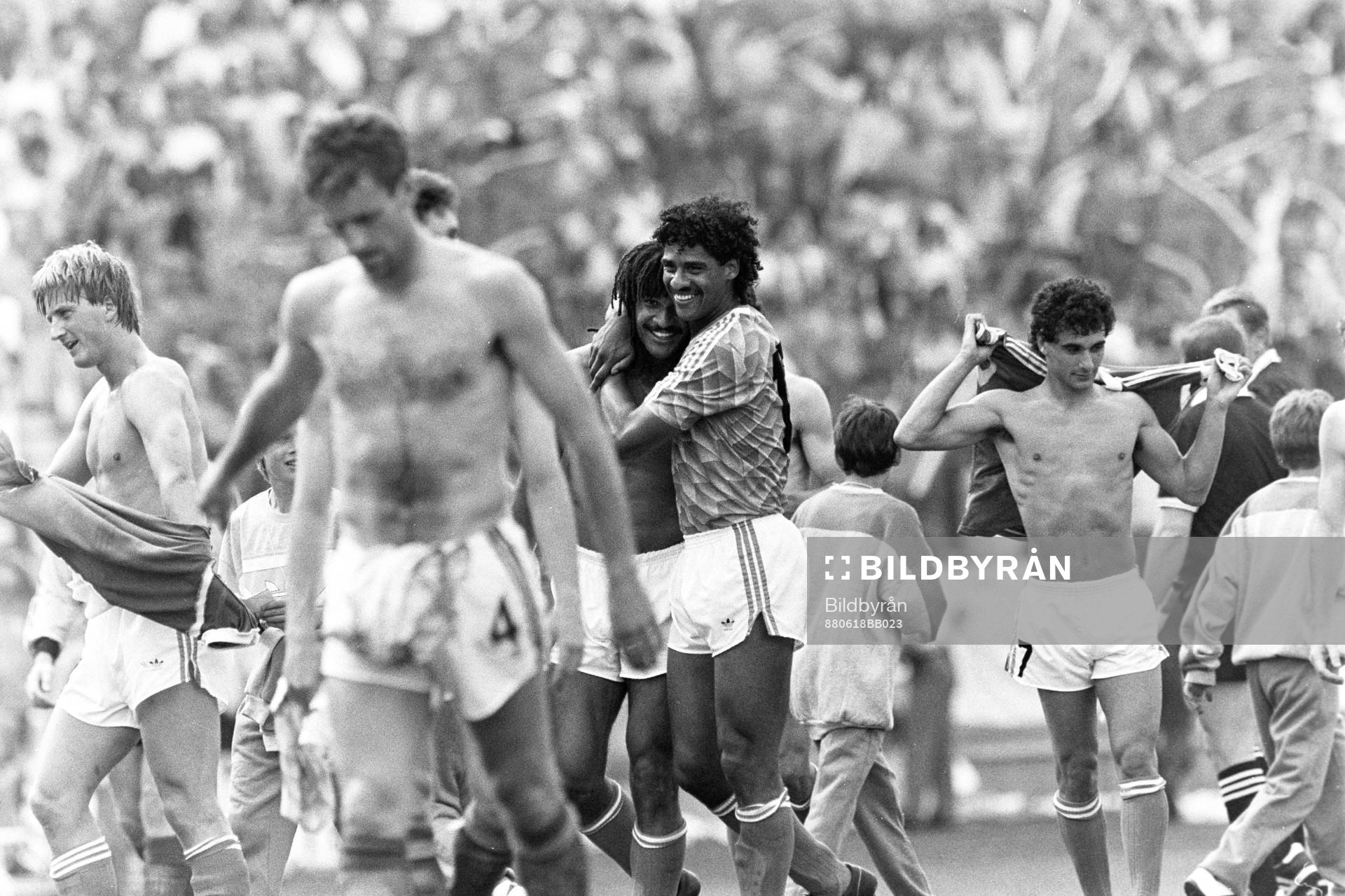 Ruud Gullit och Frank Rikjaard, Holland jublar