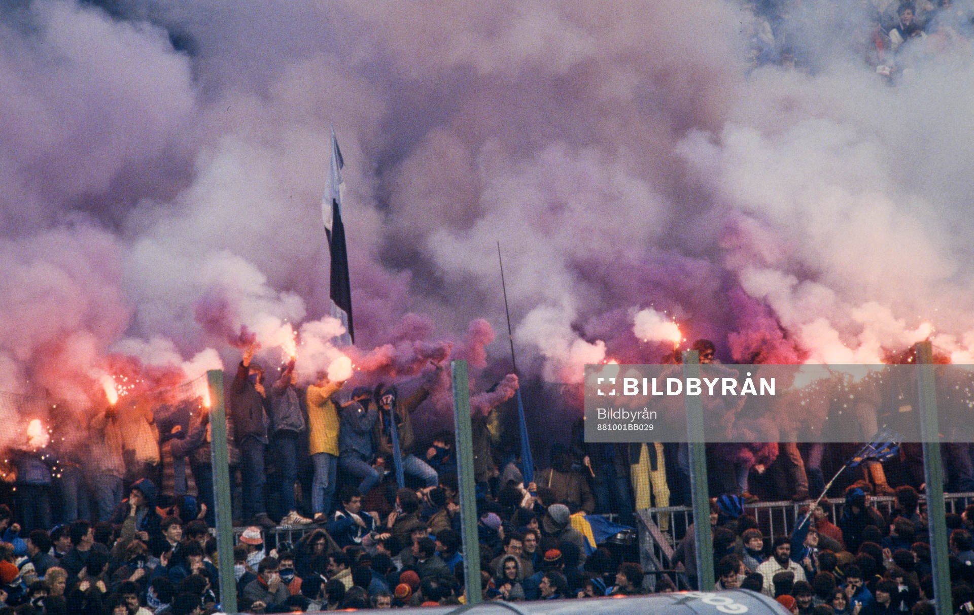 Atalantas fans Brigate Neoazzurre på arenan Stadio