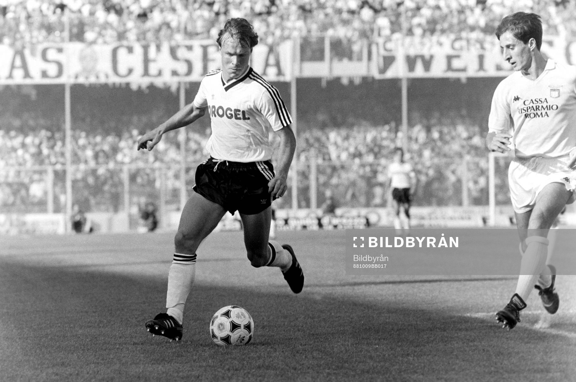 Fotboll, Serie A, Cesena - Lazio, 0-0: Hans Holmqvist, Cesena med bollen.