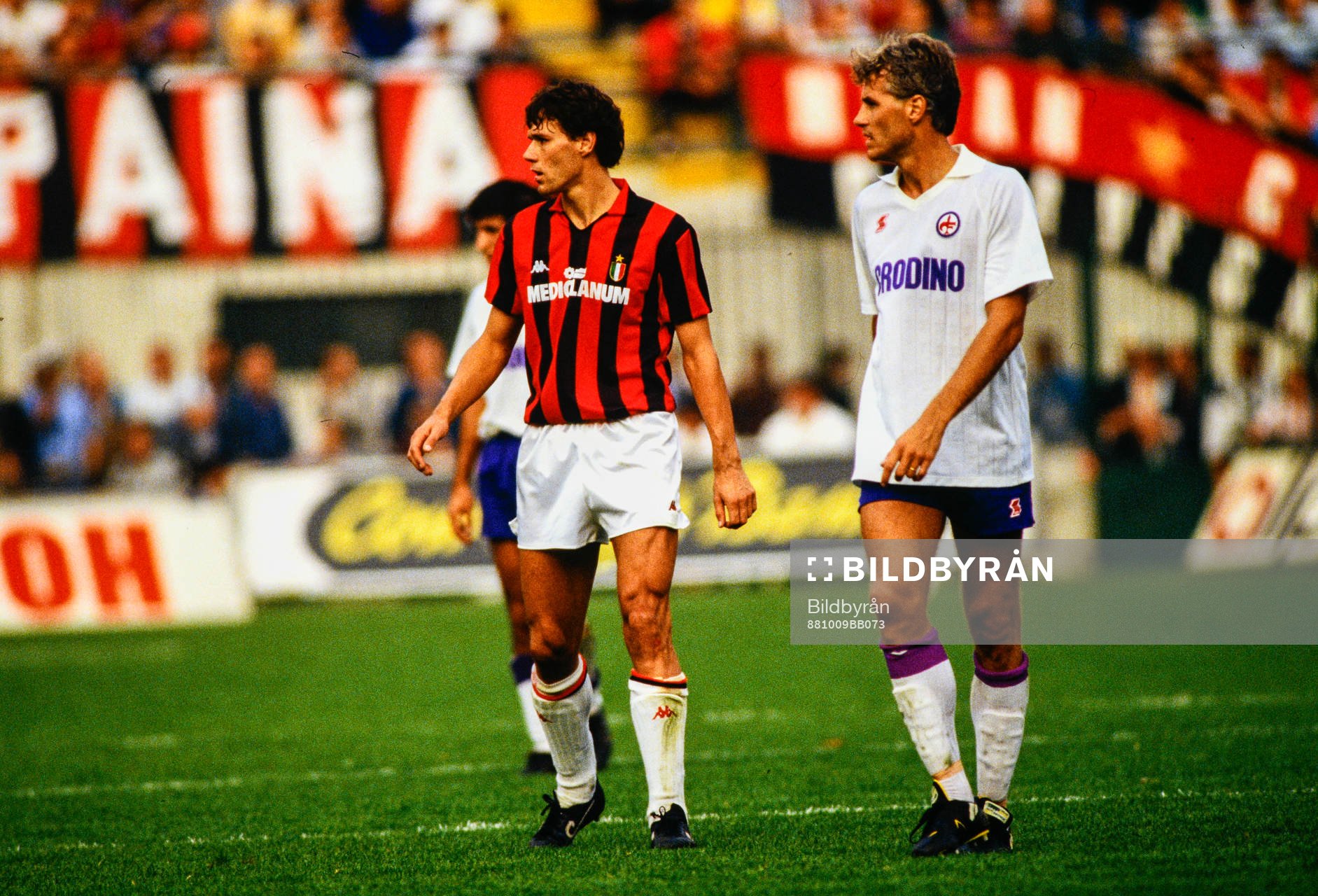 Milans Marco van Basten och Fiorentinas Glenn Hysén