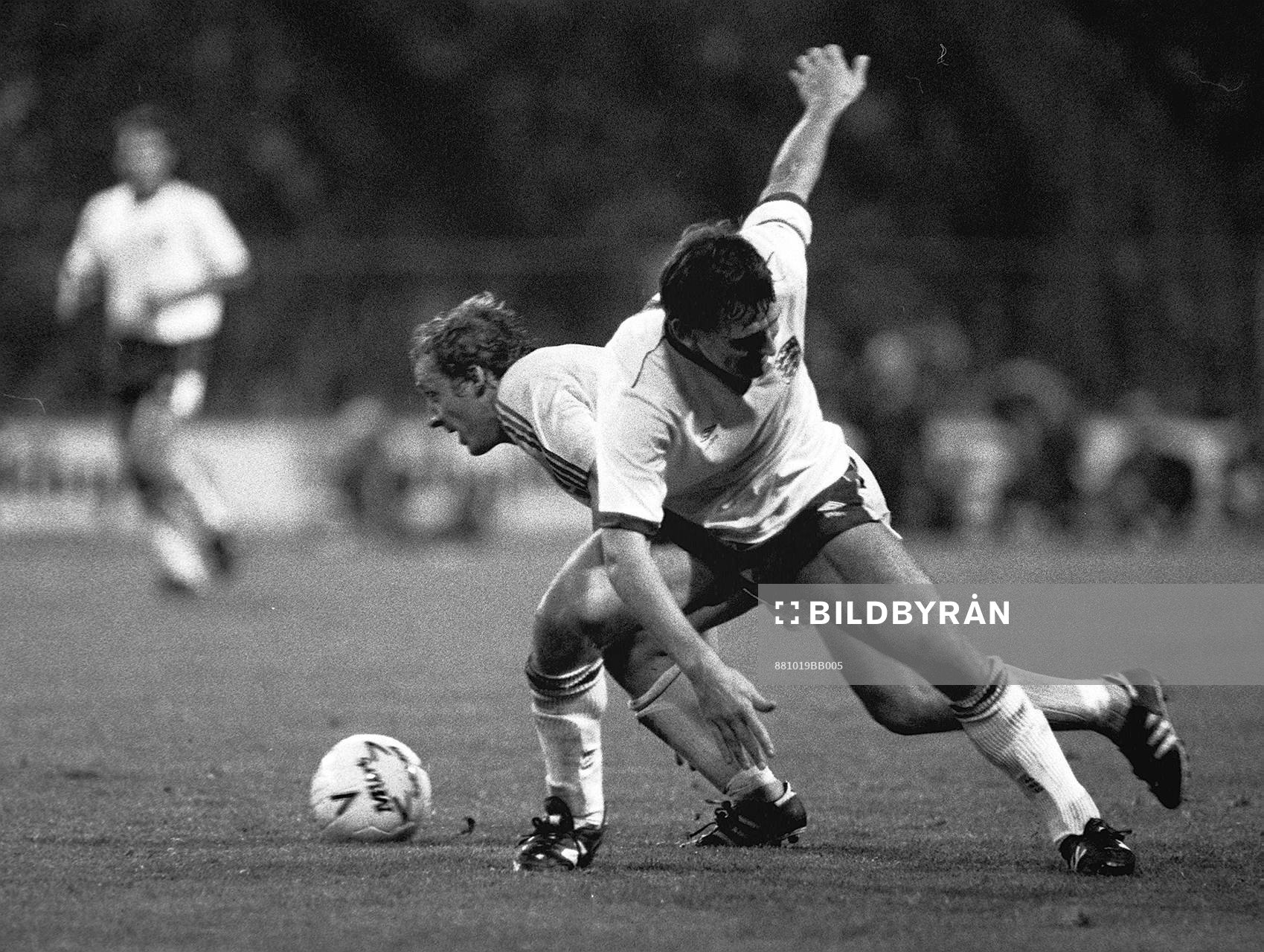 Robert Prytz, Sverige och Bryan Robson, England