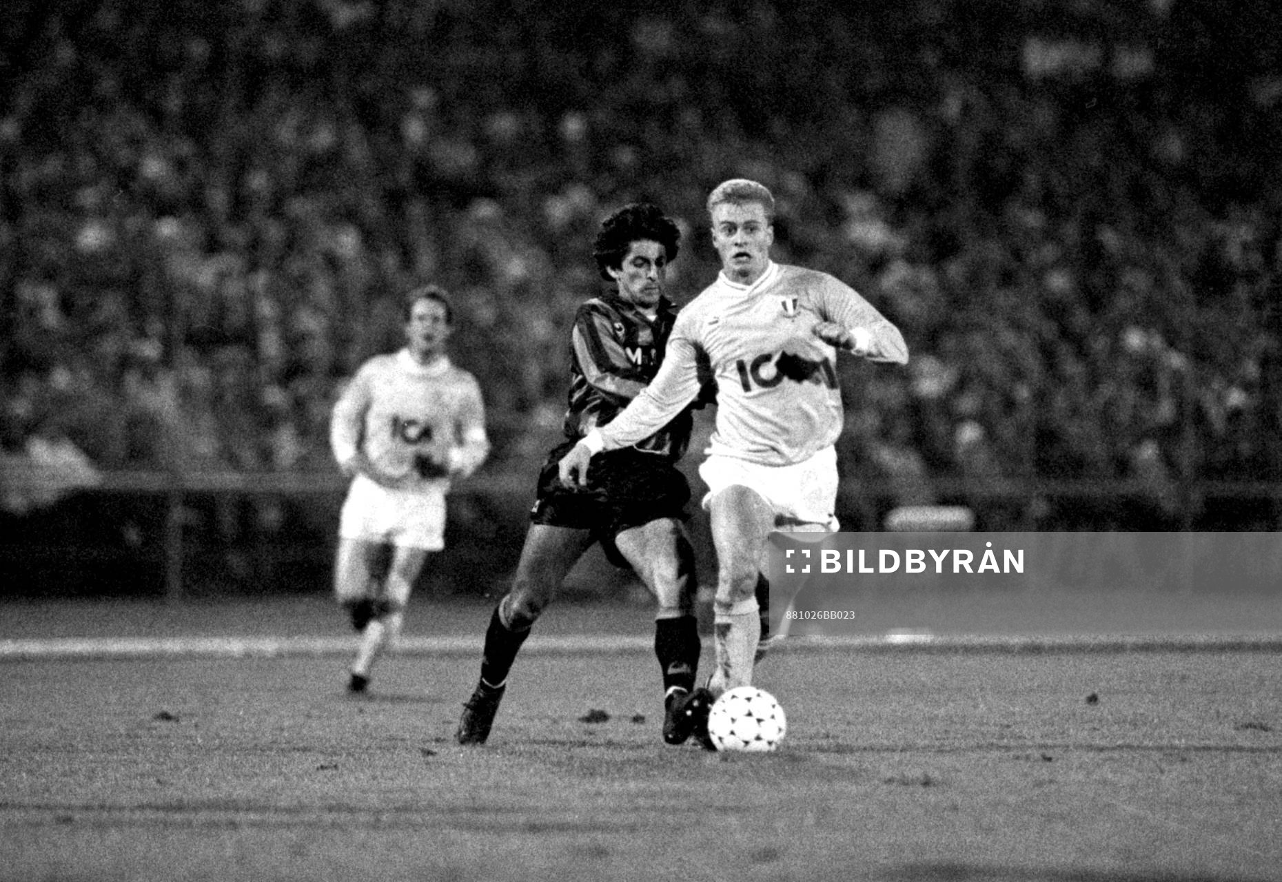 Malmös Jonas Thern med bollen