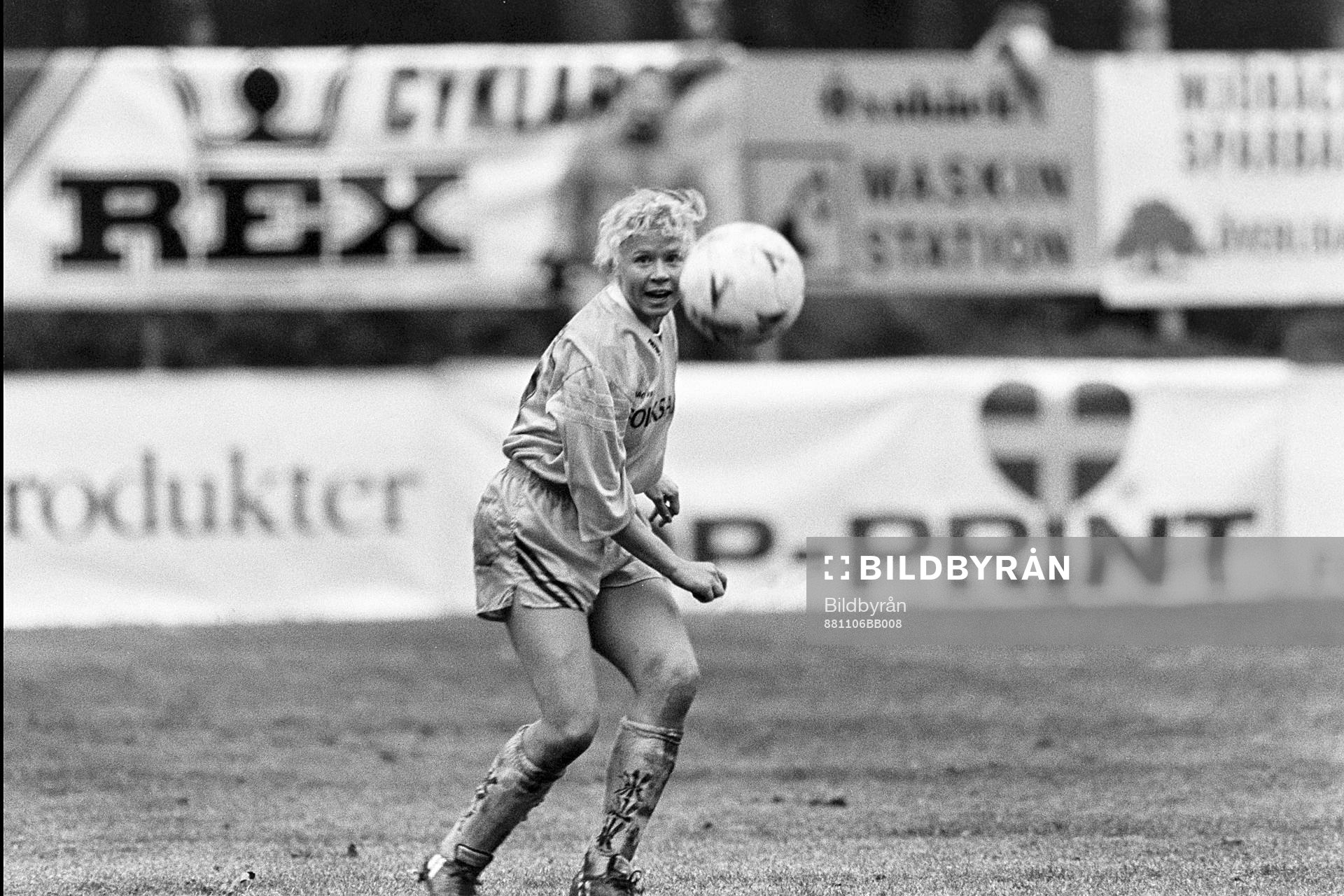 Åsa Persson, Öxabäck med bollen