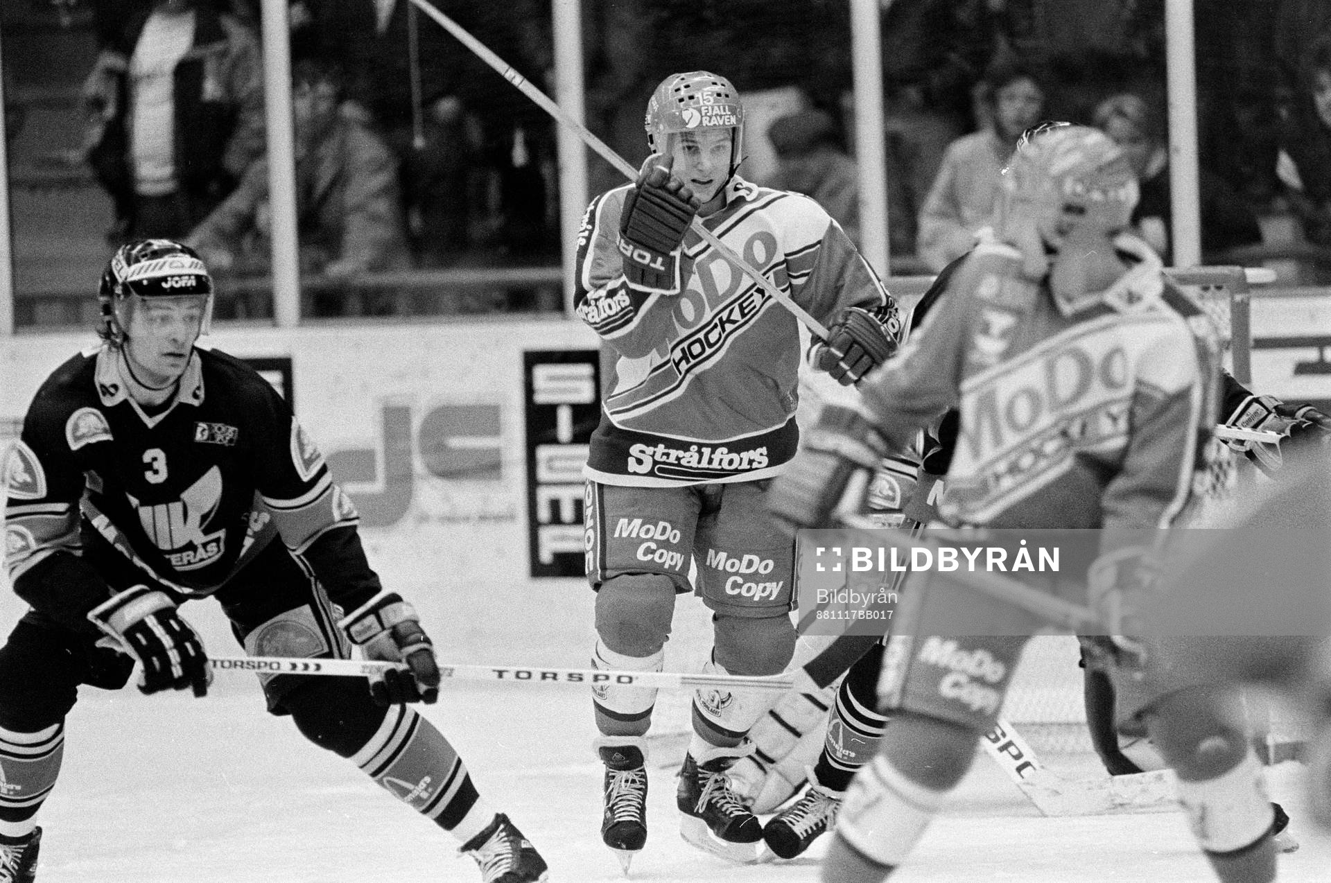 Ulf Sandström, Modo