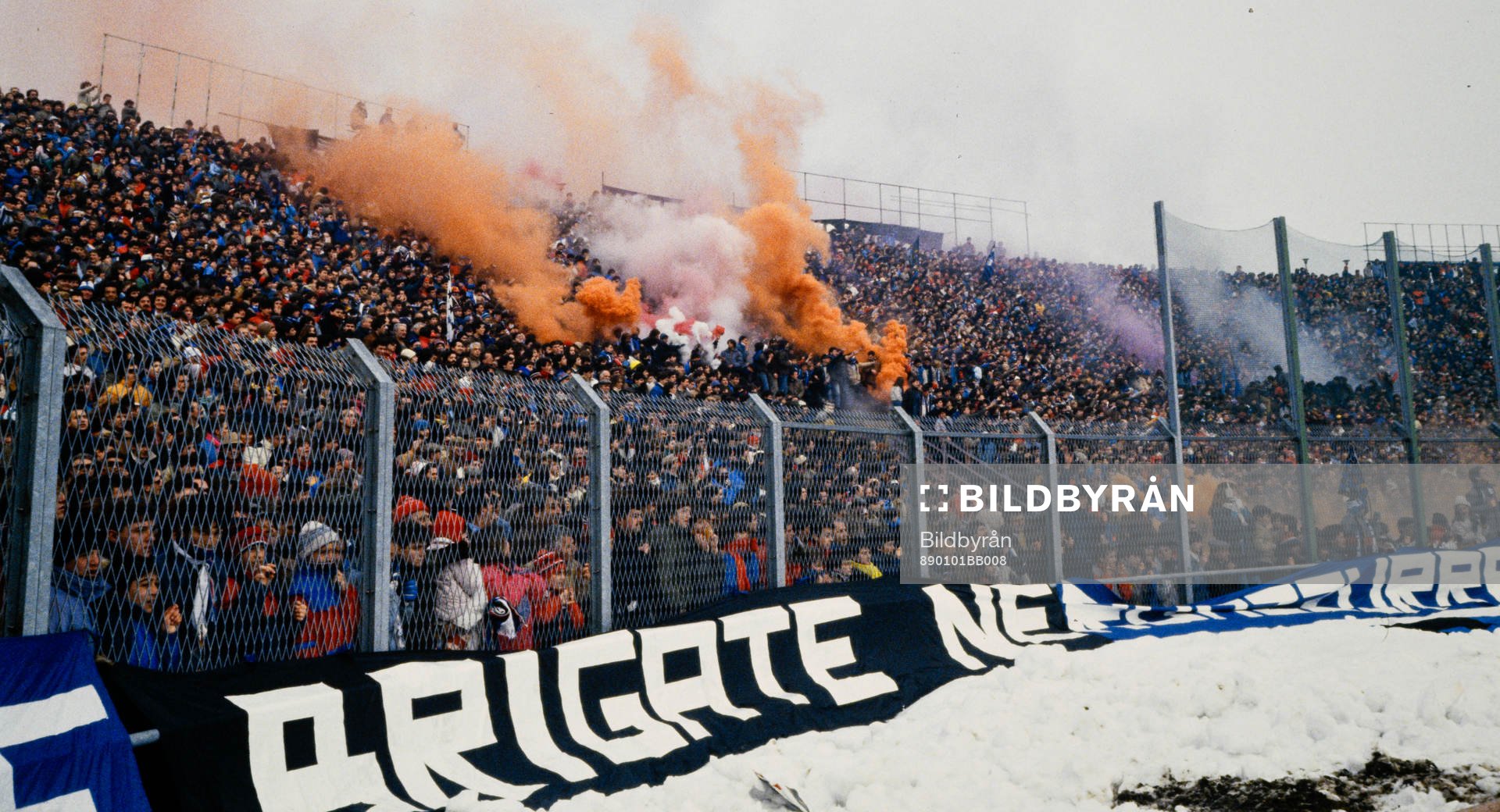 Atalantas fans Brigate Neoazzurre på arenan Stadio