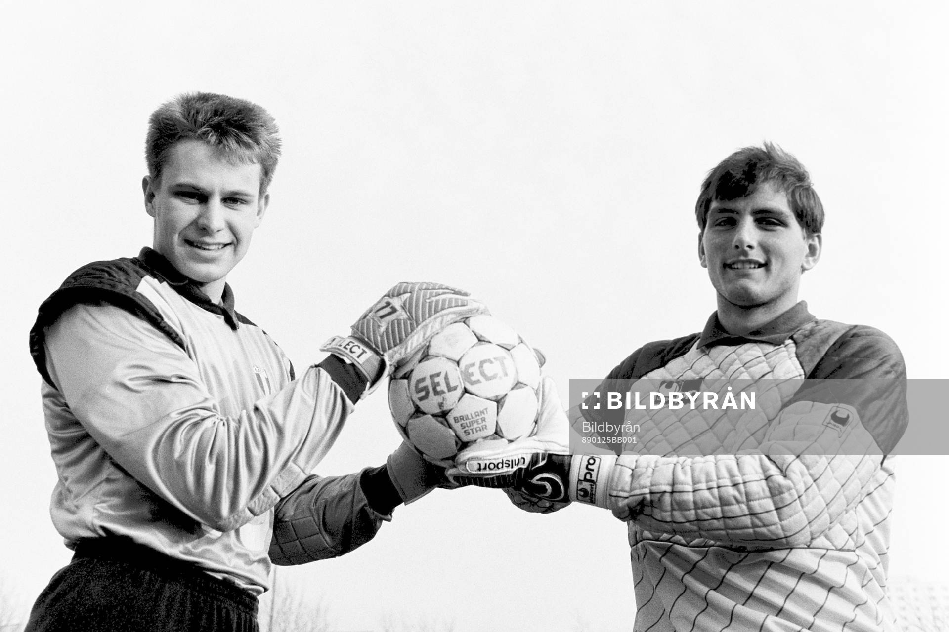 Fotboll, Allsvenskan, Malmö FF, förhands: Petri Jakonen och Jonny Fedel, målvakter i Malmö.