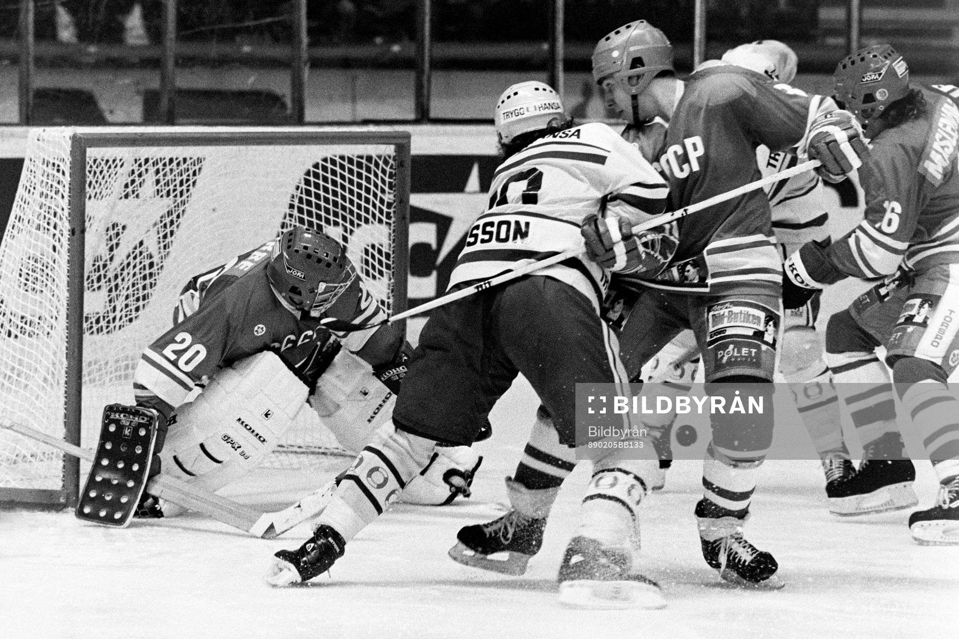 Kent Nilsson, Sverige framför sovjets målvakt Artur Irbe