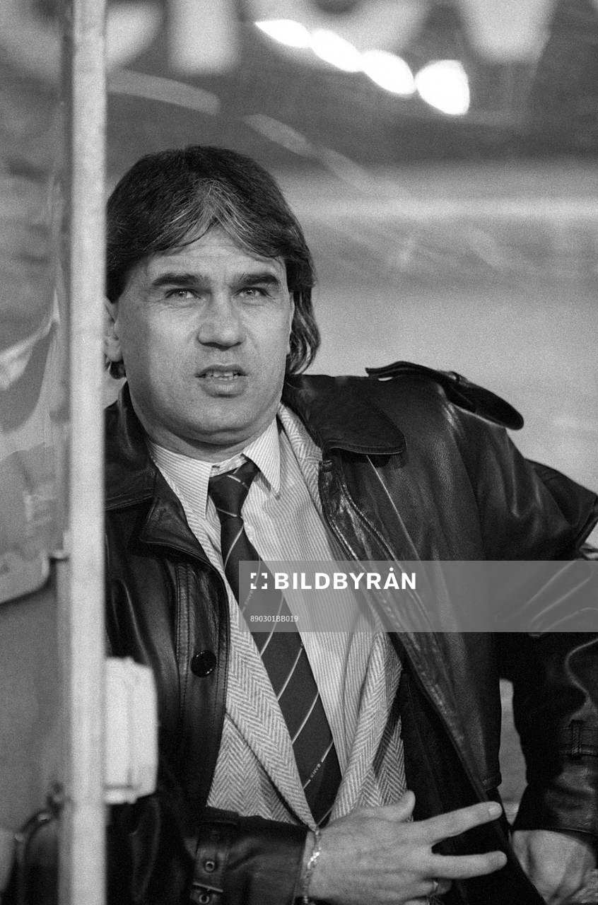 Steaua Bukarest tränare på bänken