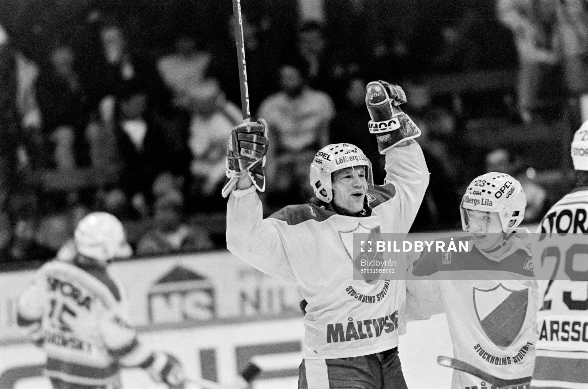 Orvar Stambert och Bengt Åkerblom, Djurgåden jublar