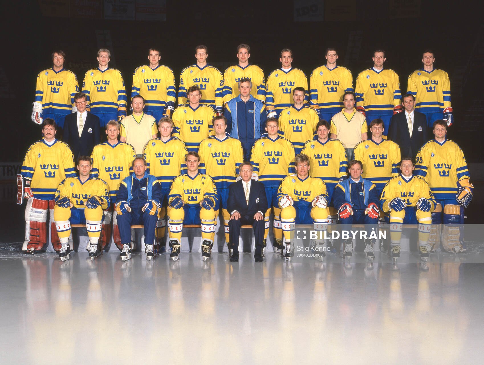 Players and team staff of Sweden pose for a team photo