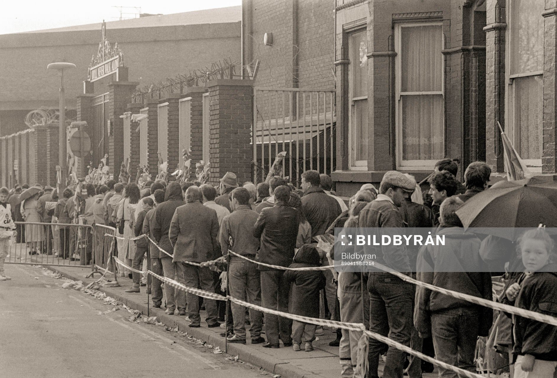 People que outside Anfield to pay tribute to the 96 victims