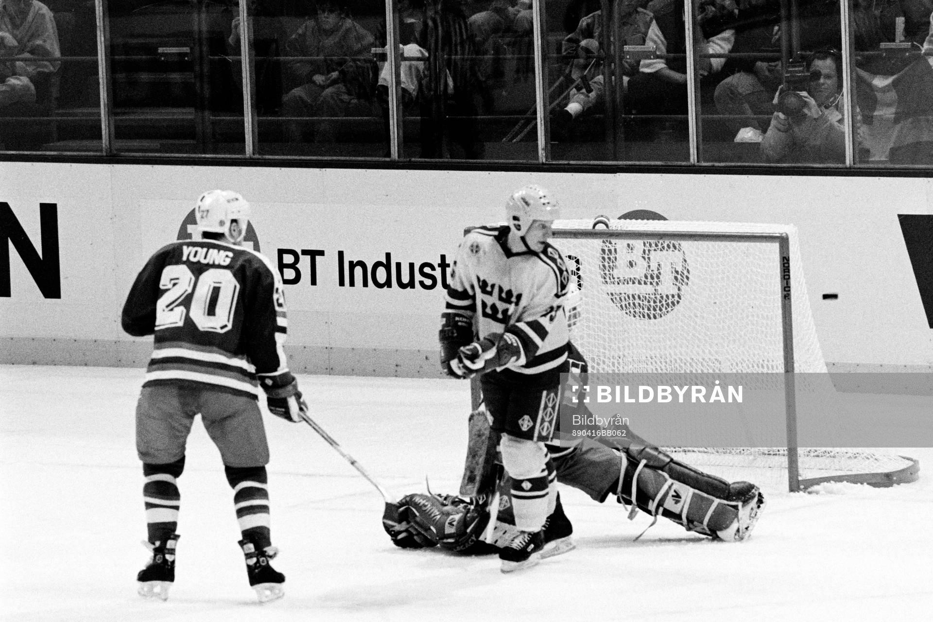 Thomas Steen, Sverige framför John Vanbiesbrouck, målvakt