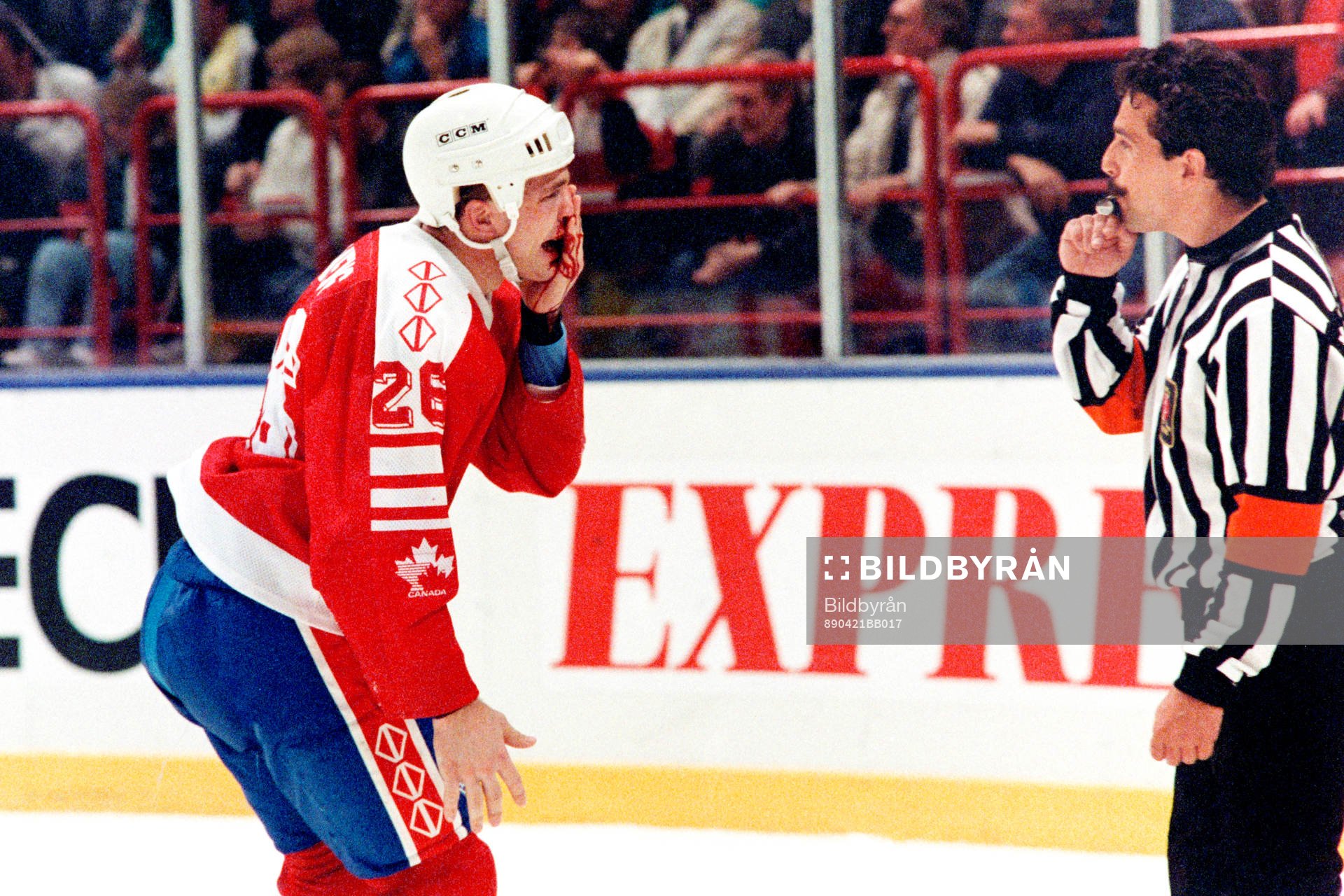 Scott Stevens, Kanada har fått en smäll och blöder