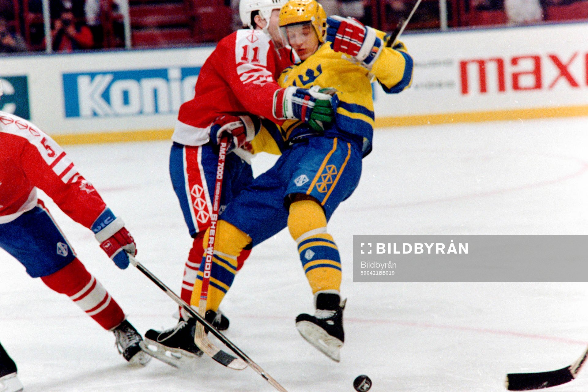 Tomas Sandström, Sverige med kanadas Kevin Dineen i ryggen