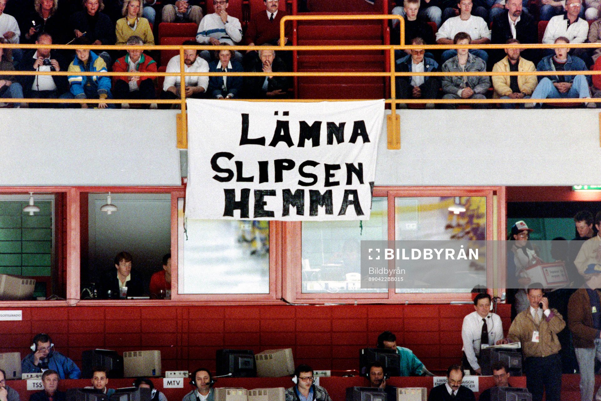 Skylt på Globen. Lämna Slipsen Hemma