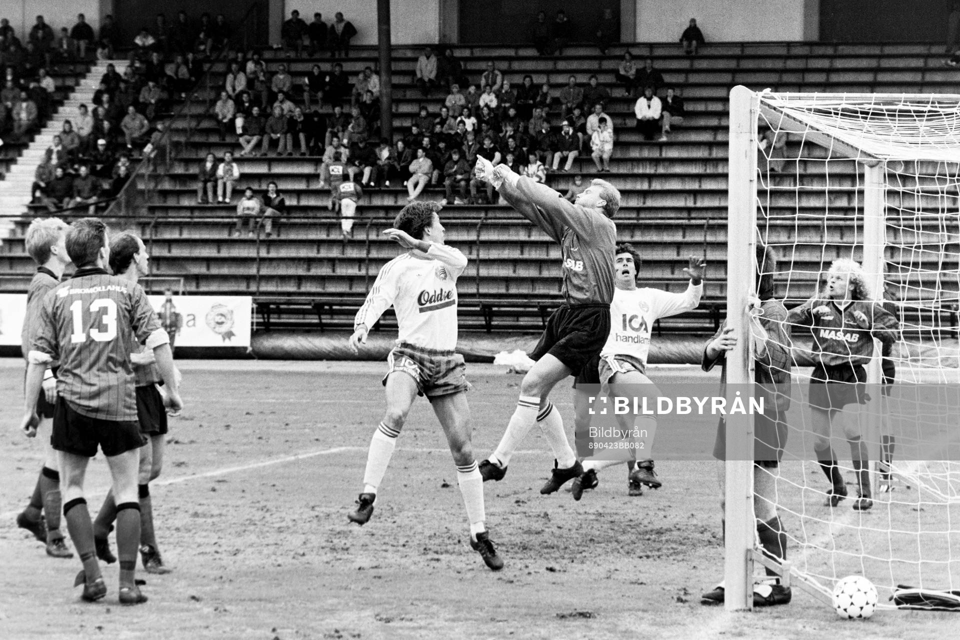 Situation framför vasalunds målvakt Bernt Ljung