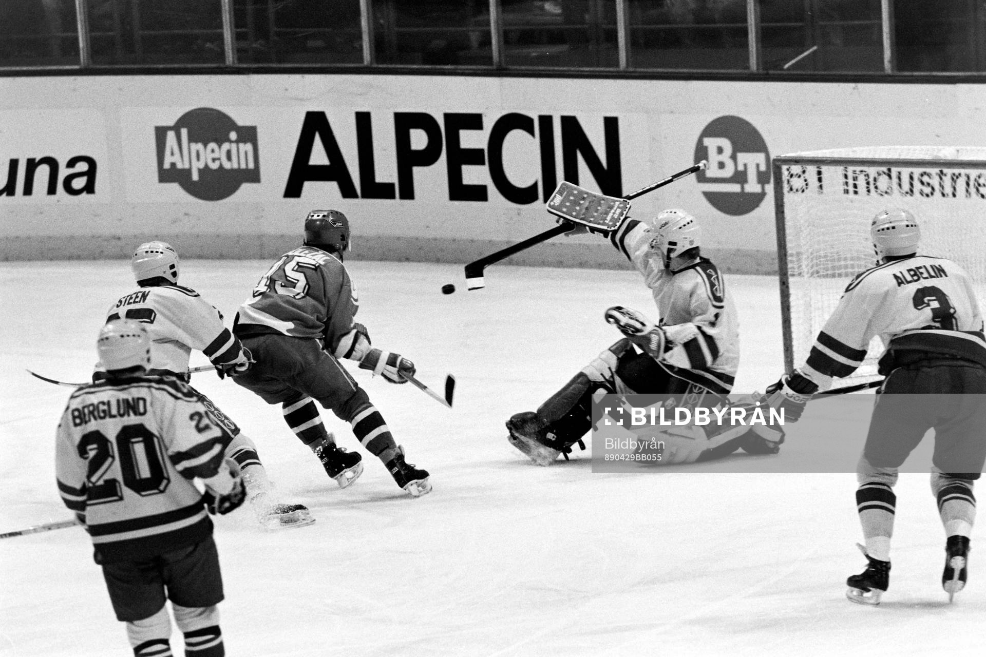 Jiri Dolezal, Tjeckoslovakien fri med Peter Lindmark,