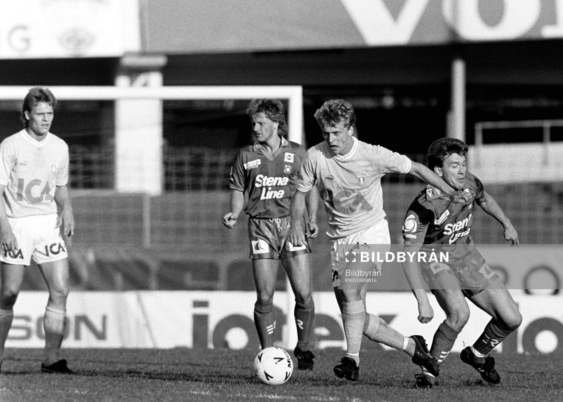 Malmös Jonas Thern med bollen