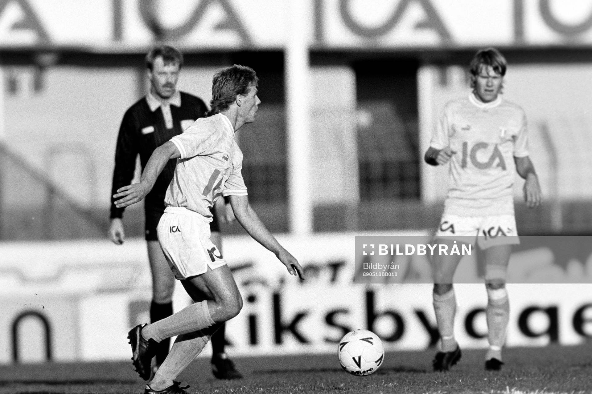 Malmös Niclas Larsson med bollen
