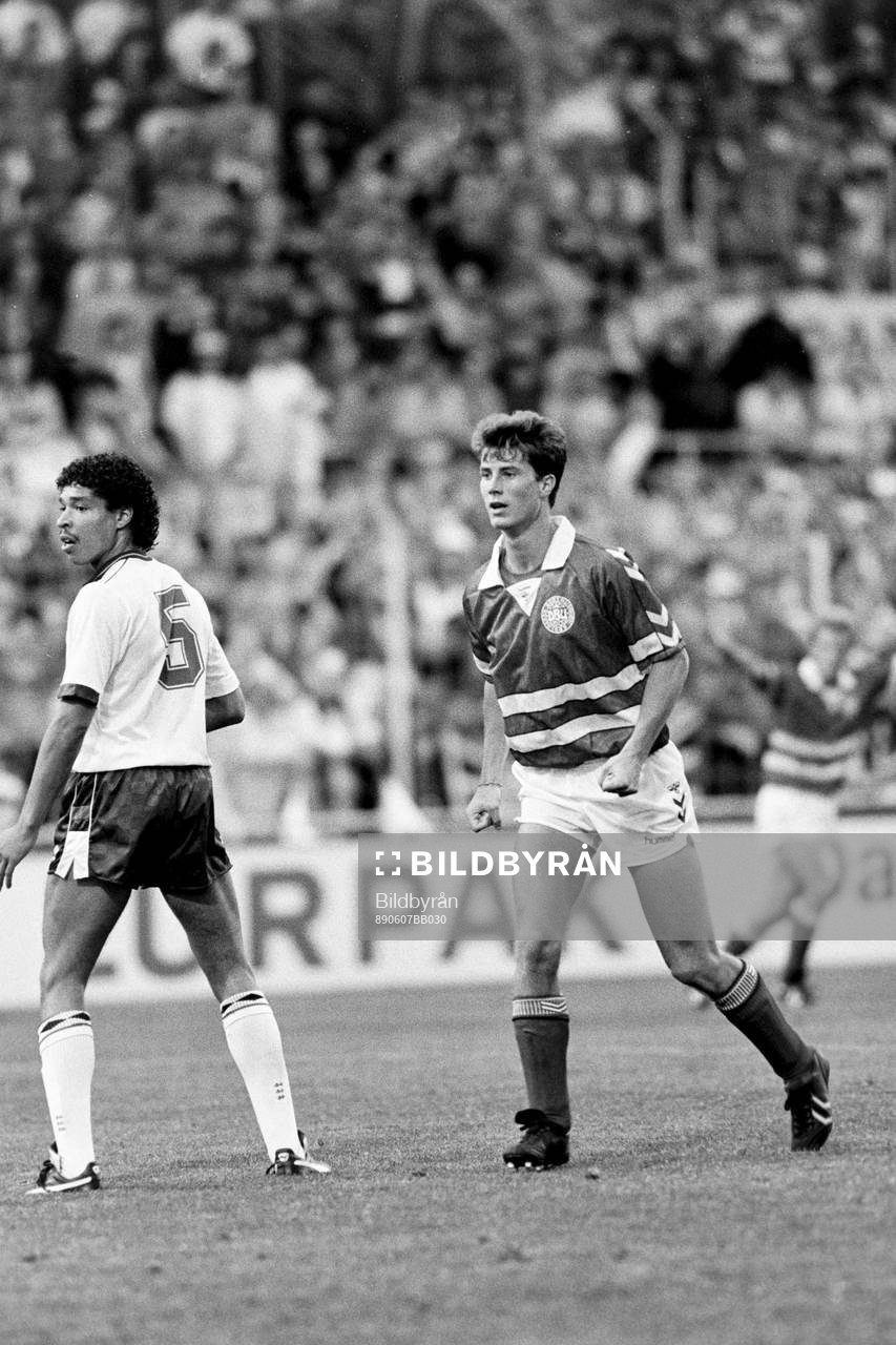 Fotboll, Danmark - England, 1-1: Brian Laudrup, Danmark.