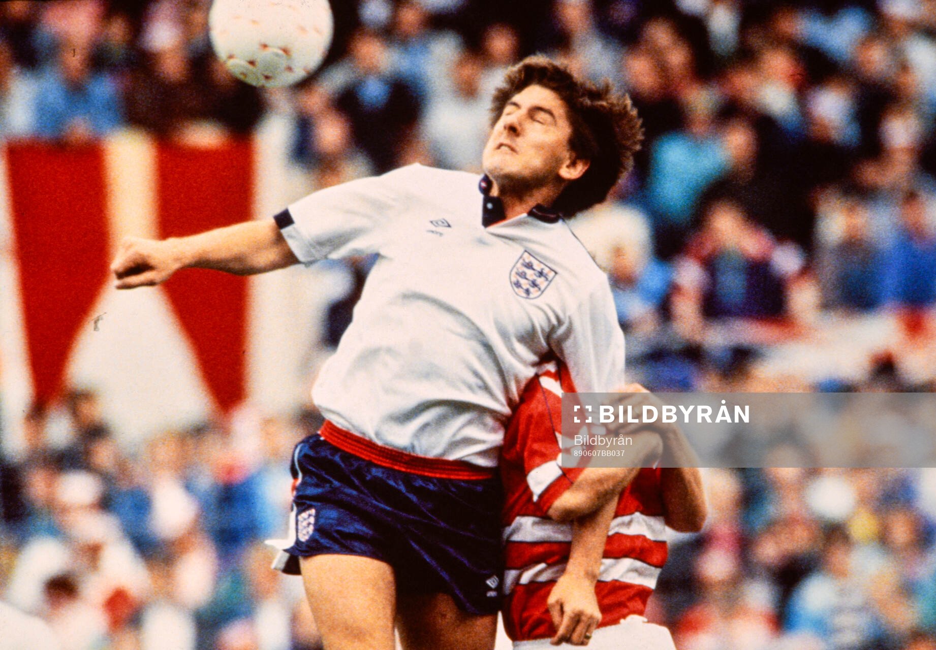 Englands Peter Beardsley. Football, Friendly, Denmark v