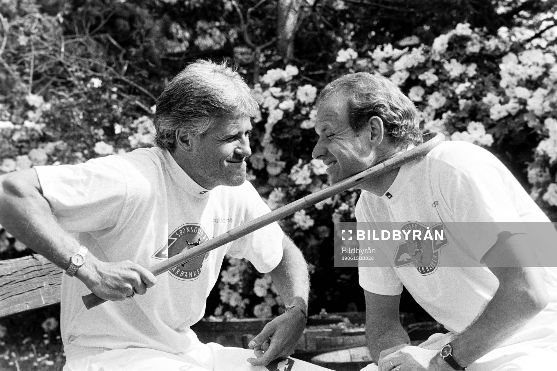 Glenn Hysén och Thomas Ravelli skojar med varandra