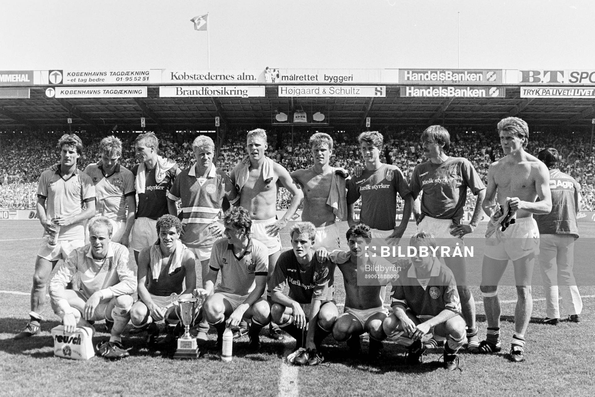 Danmarks segrande lag med bl.a Michael Laudrup, Brian