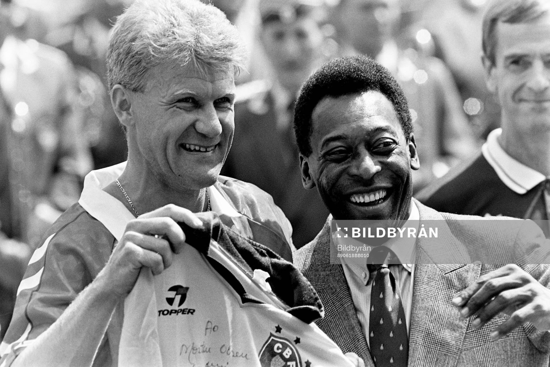 Danmarks lagkapten Morten Olsen och Pelé, Brasilien