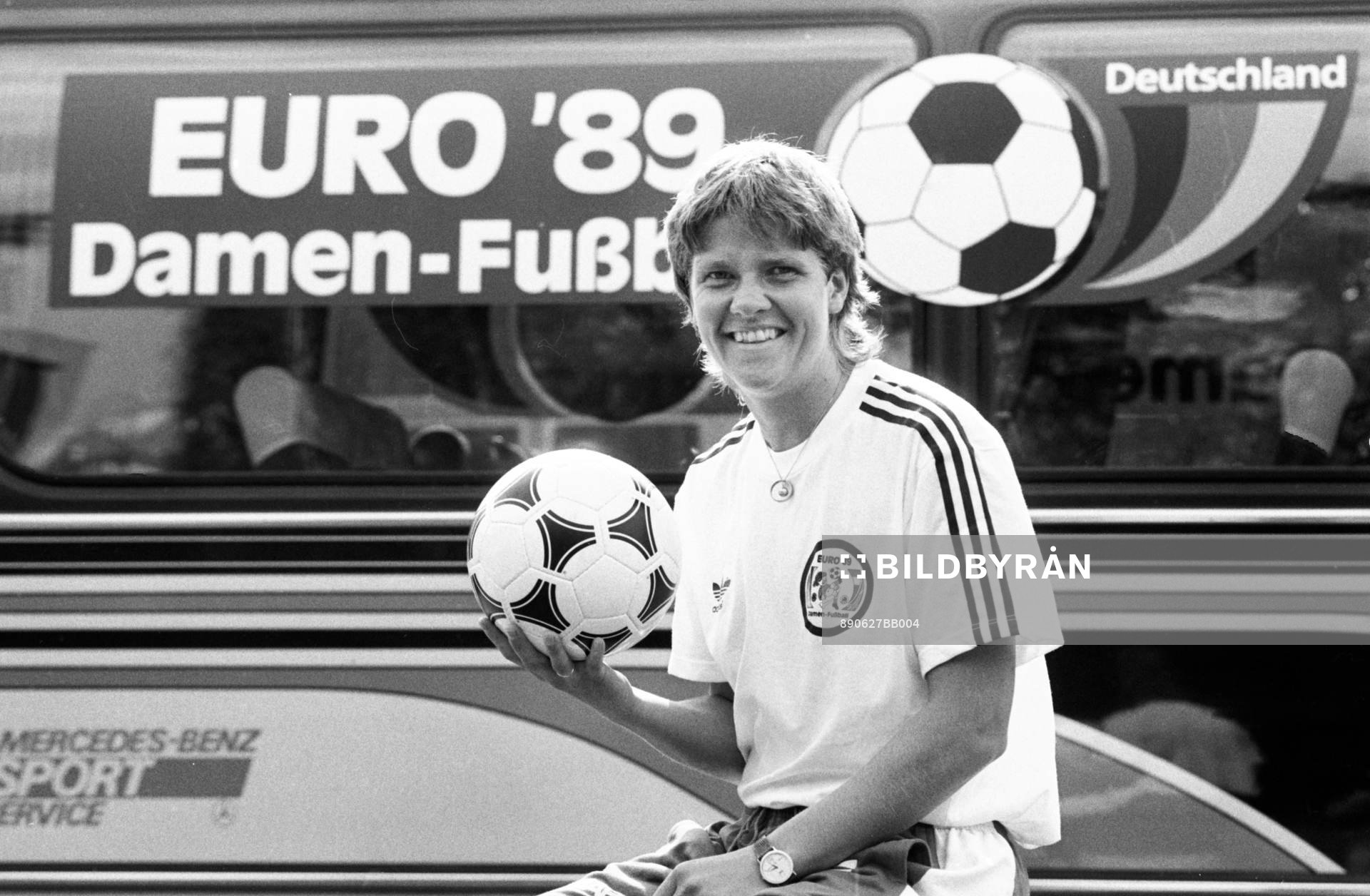 Pia Sundhage, Sverige