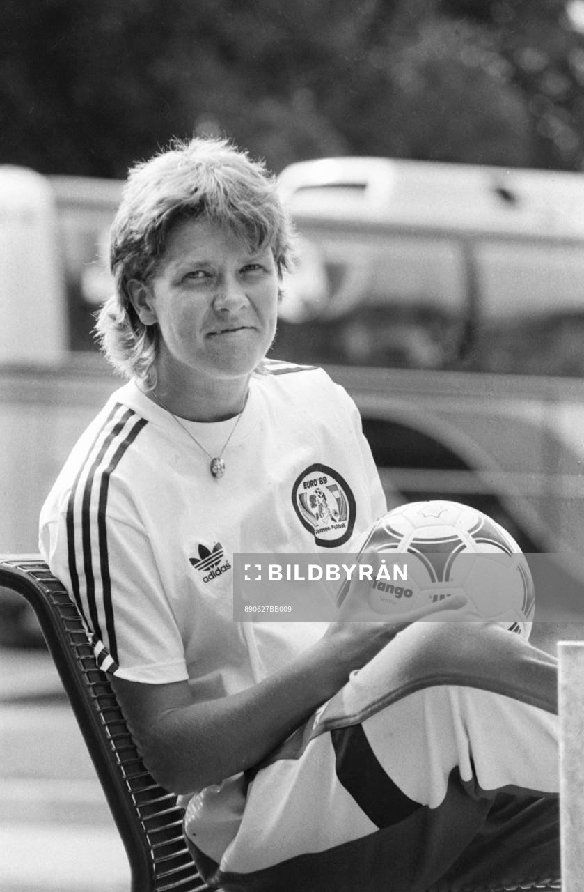 Pia Sundhage, Sverige