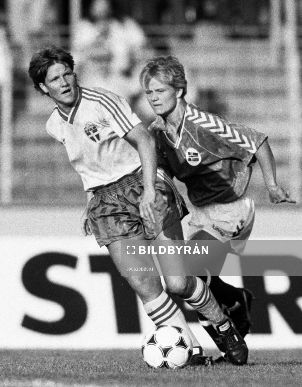 Pia Sundhage med bollen