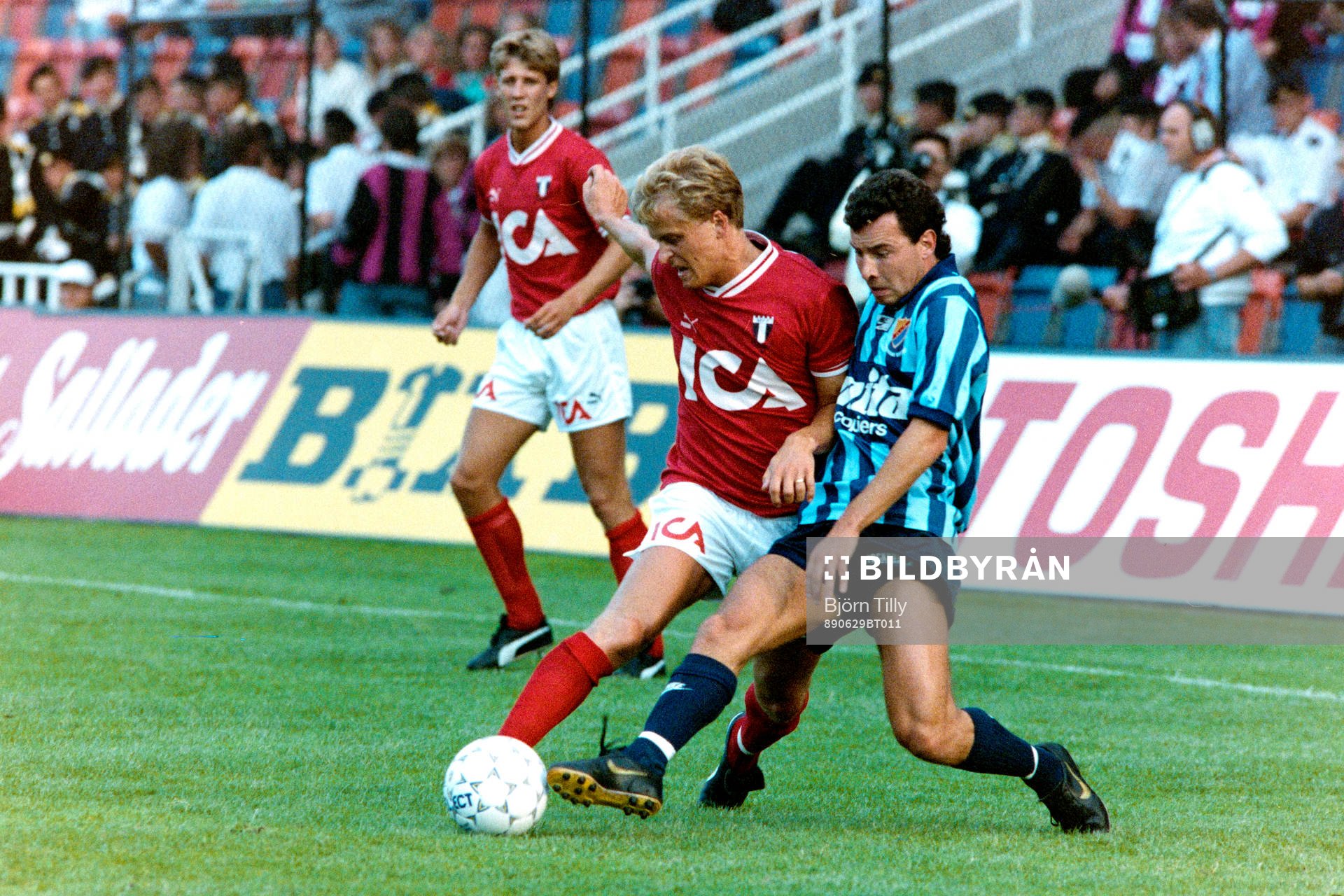 Fotboll, Svenska Cupen, Final, Malmö FF - Djurgården, 3-0: Jonas Thern, Malmö i närkamp med Stefan Rehn, Djurgården.