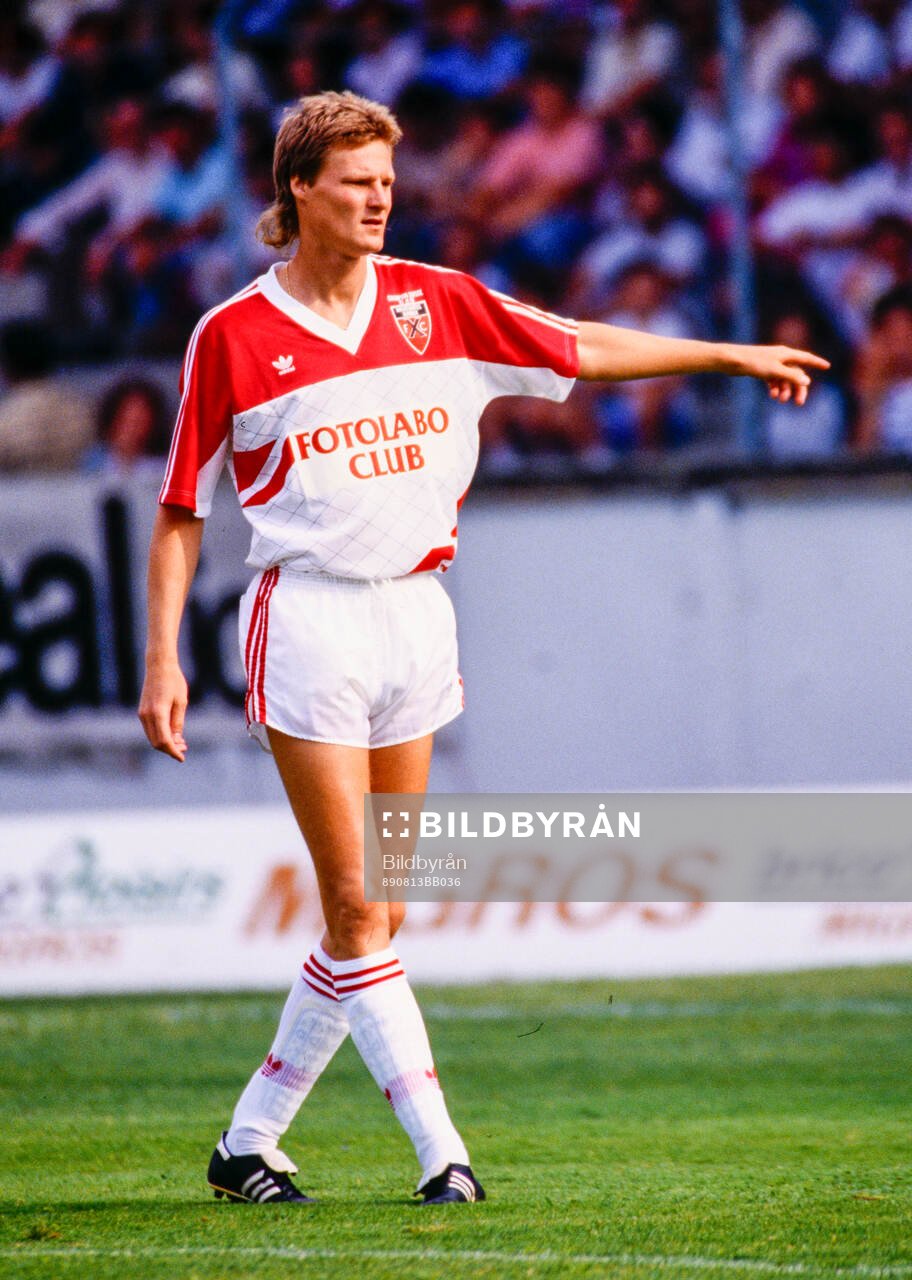 Peter Lönn. Football, Swiss League: Peter Lonn, Neuchatel