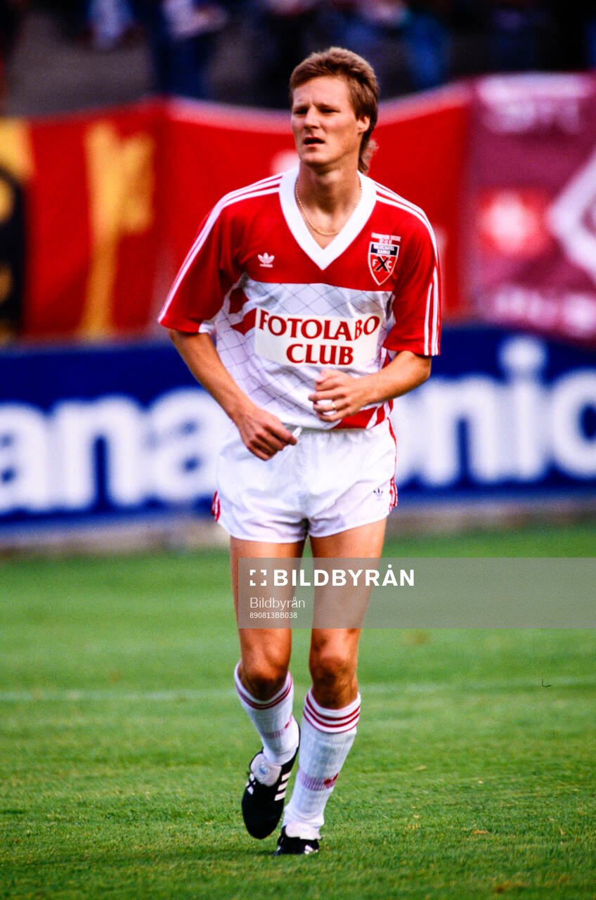 Peter Lönn. Football, Swiss League: Peter Lonn, Neuchatel
